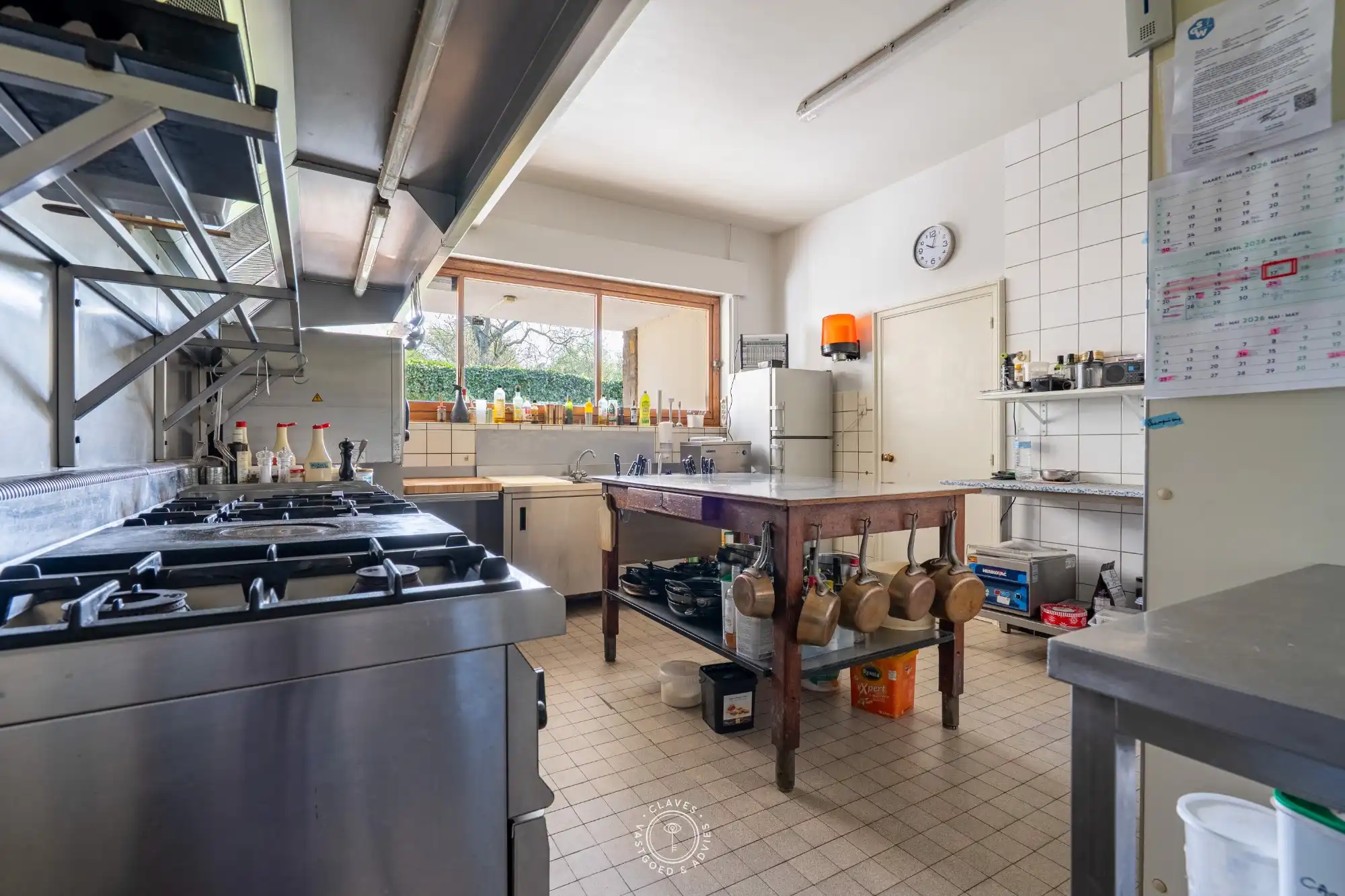 Iconisch horecapand met woonst op uitzonderlijk perceel van meer dan 3.000 m² foto 14