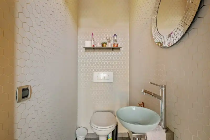 Ruime villa met zwembad  foto 15