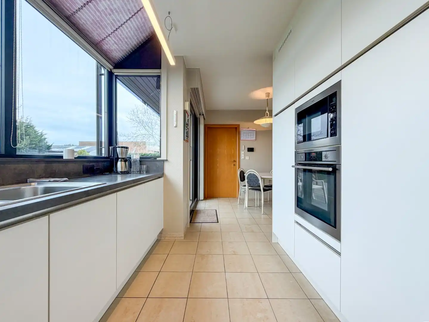 Villa op groot perceel met open zicht: 4 slaapkamers, 2 badkamers, grote tuin, topper te Torhout! foto 13