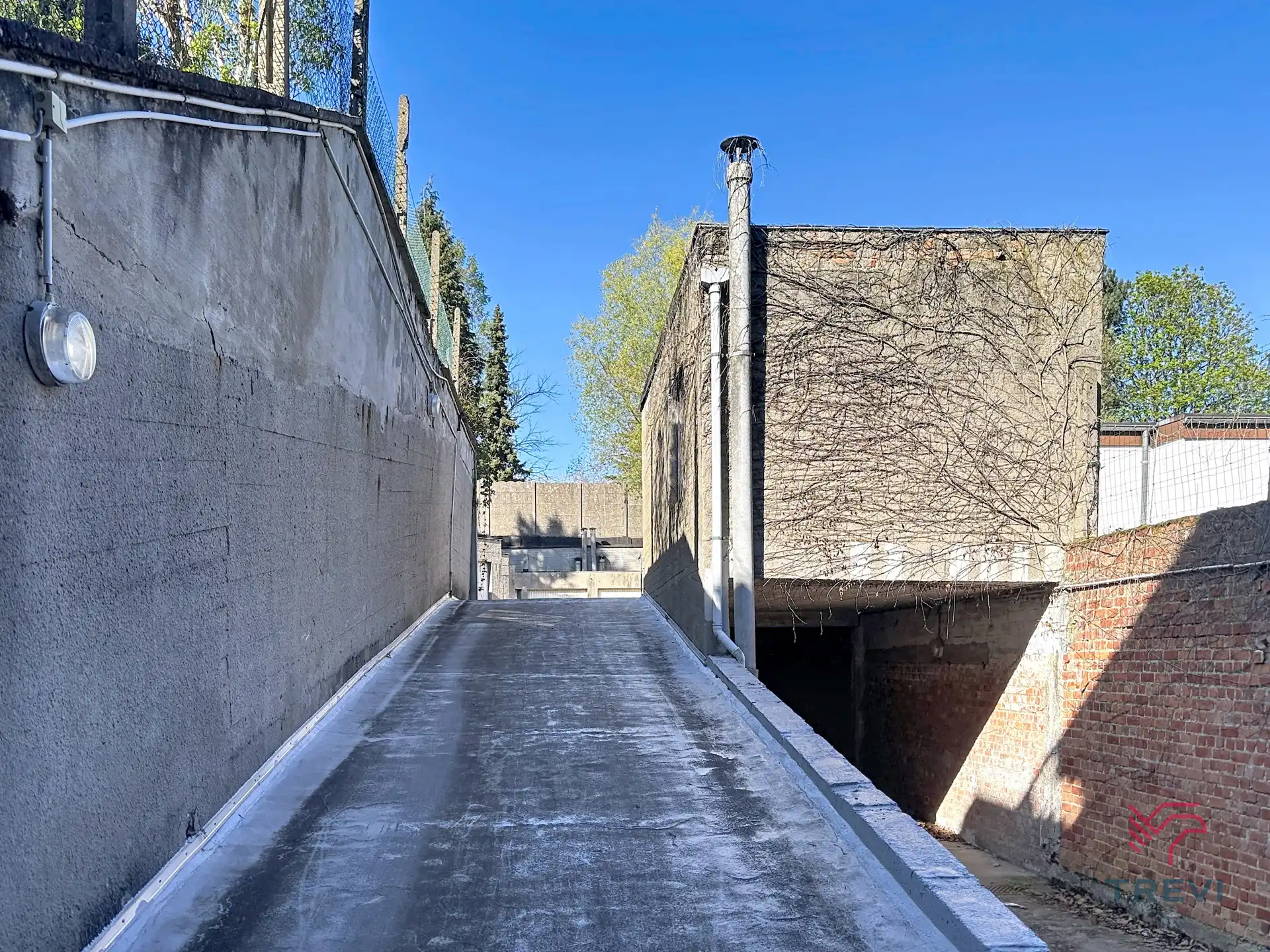 Tomberg - Afgesloten garagebox foto 3