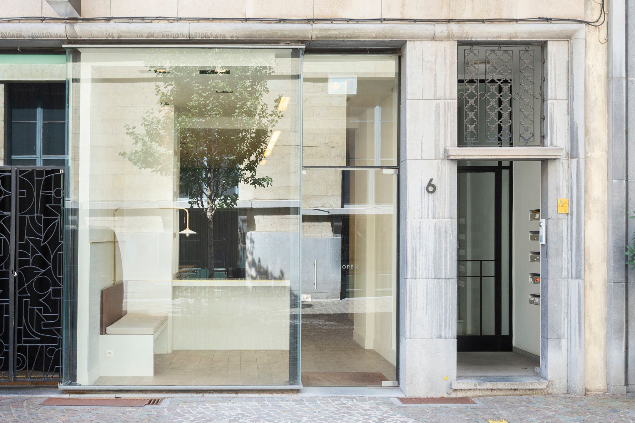 commerciële ruimte op absolute toplocatie aan Bourla foto 15