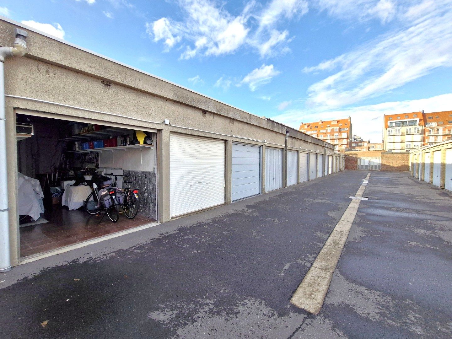 Gerenoveerde woning met garage in het centrum van Heist. foto 18