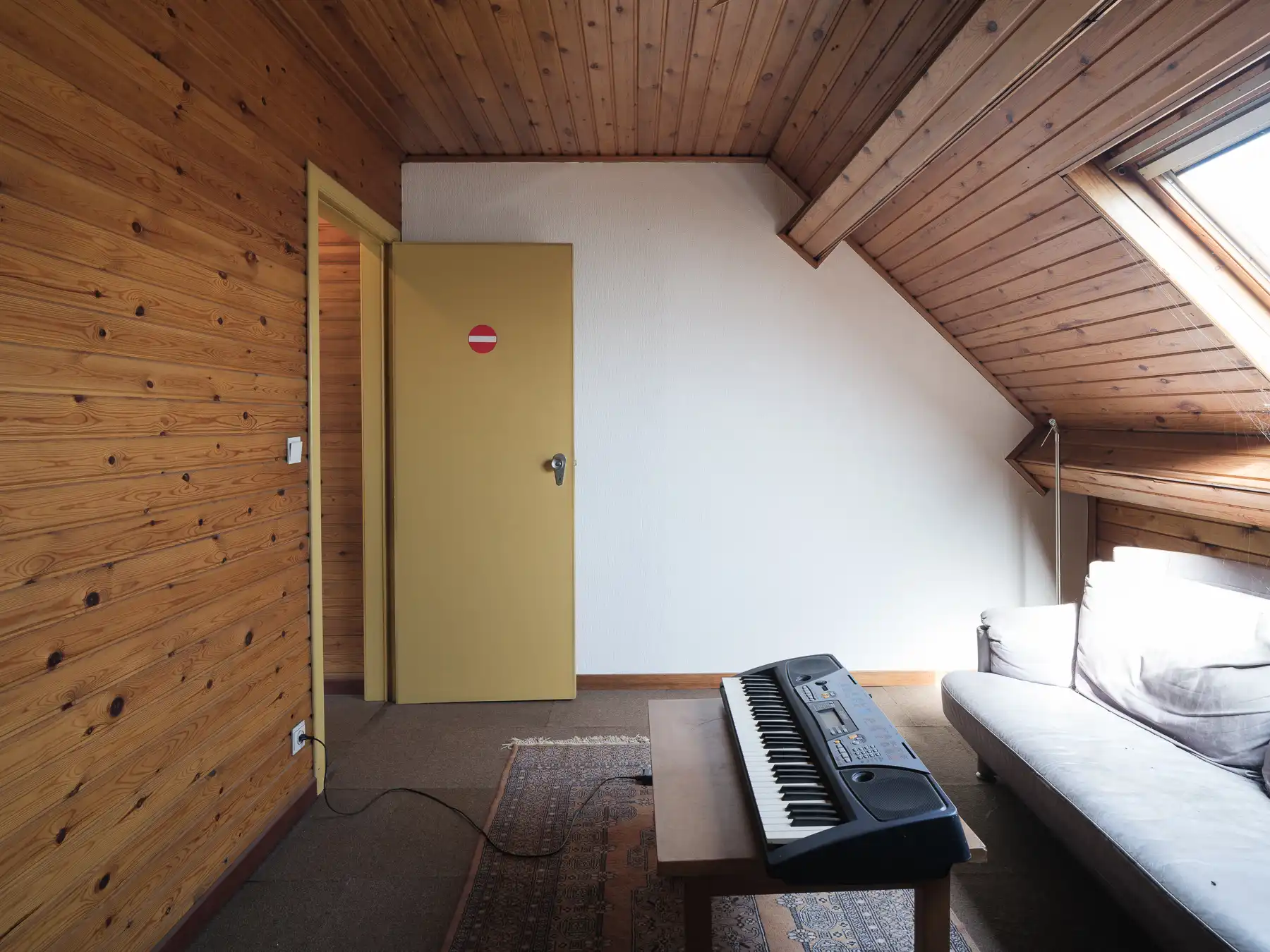 Lichtrijk duplex-appartement met potentieel foto 15