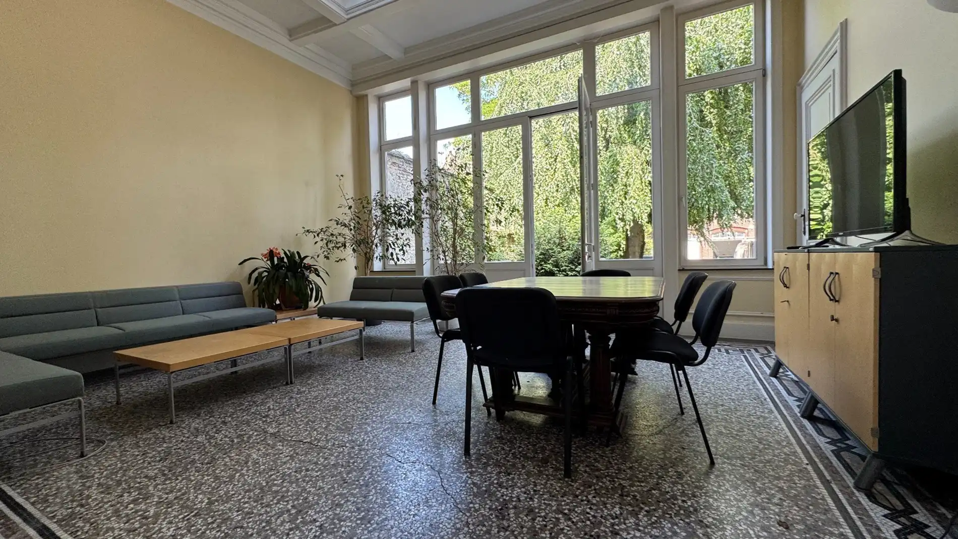 Kantoren te huur in riante herenwoning in centrum Gent foto 11