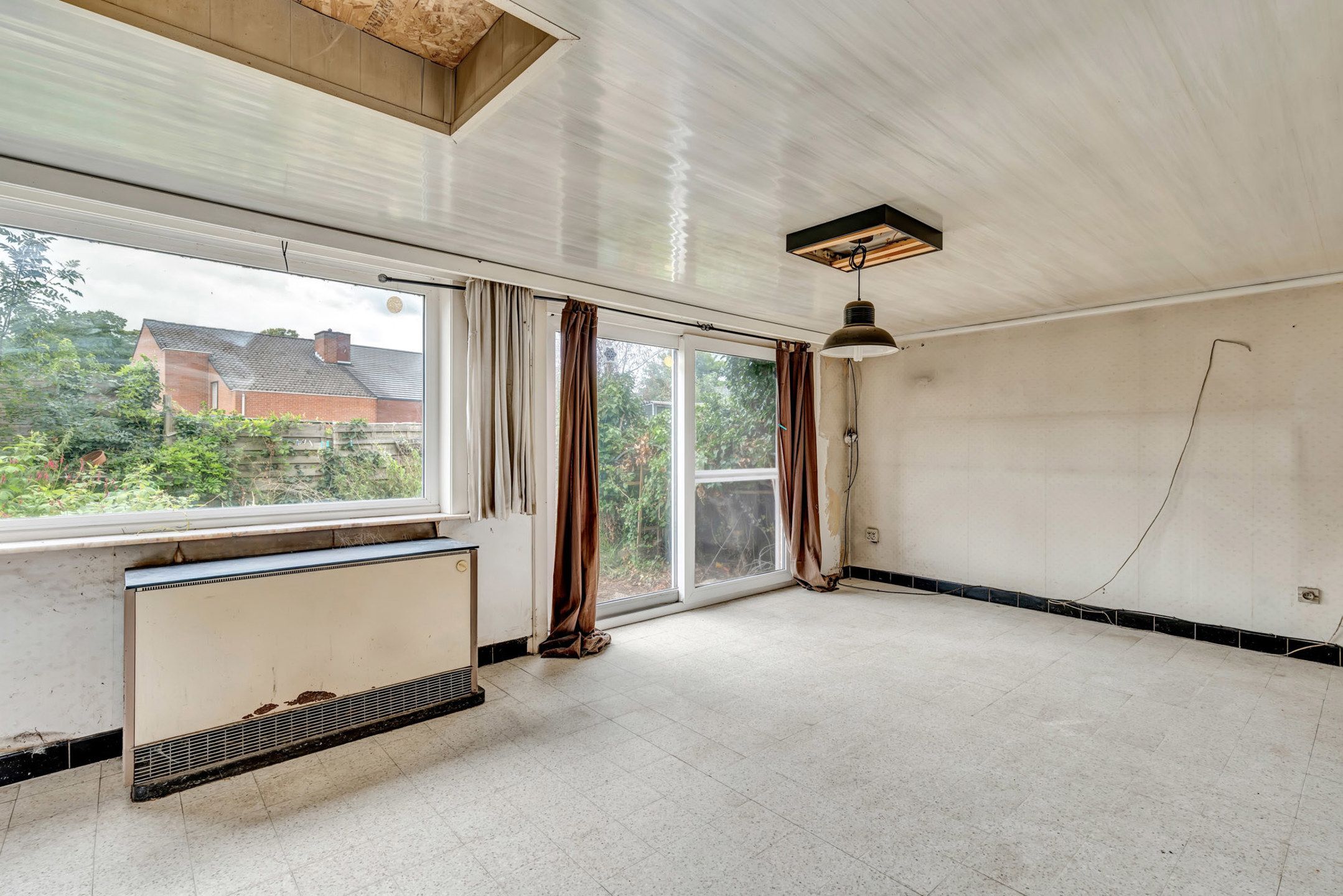 Renovatiewoning met vernieuwd dak en ramen in Lochristi foto 7
