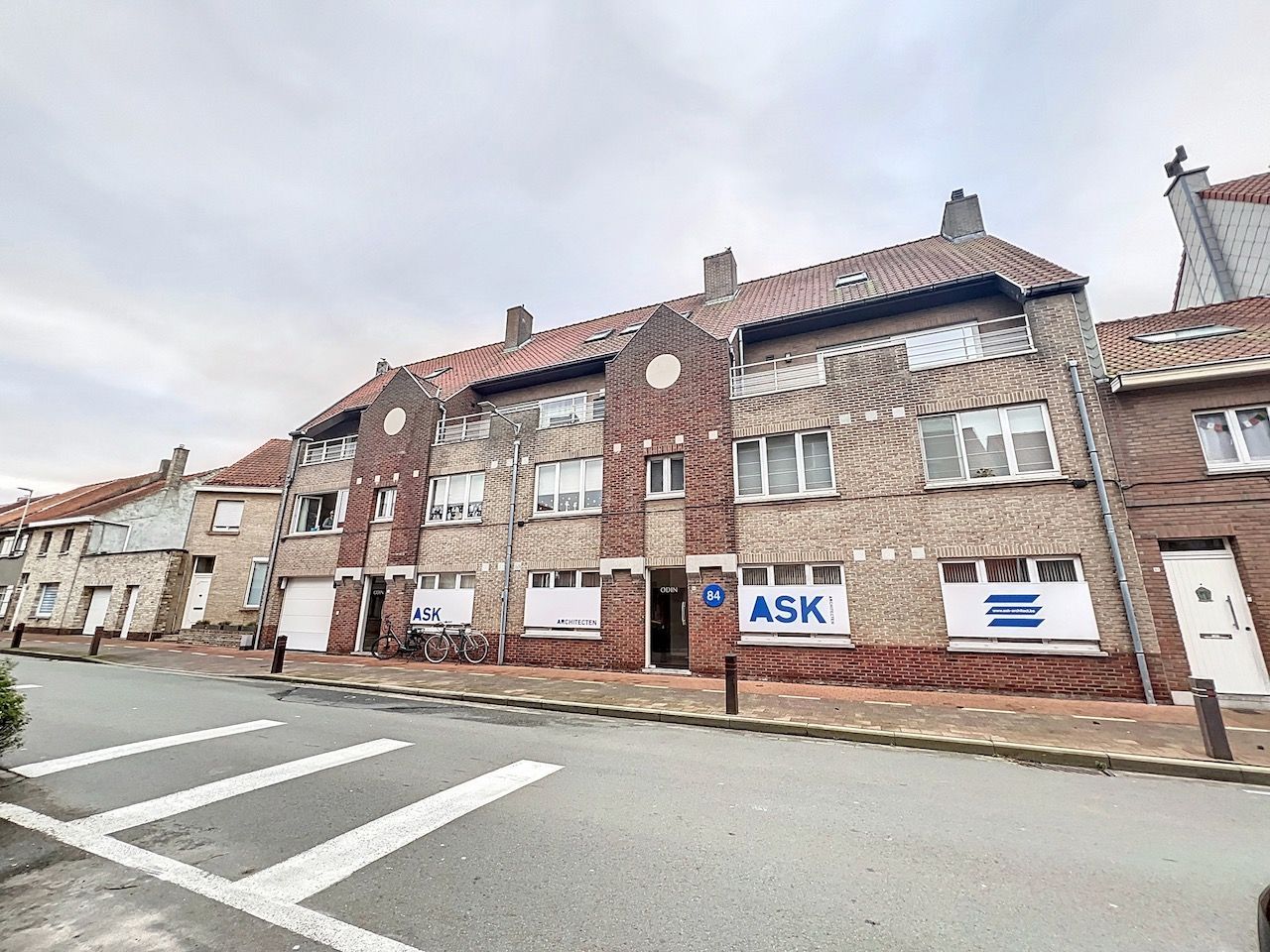 Mooie garagebox met afgesloten inrit in de Westkapellestraat te Heist foto 3