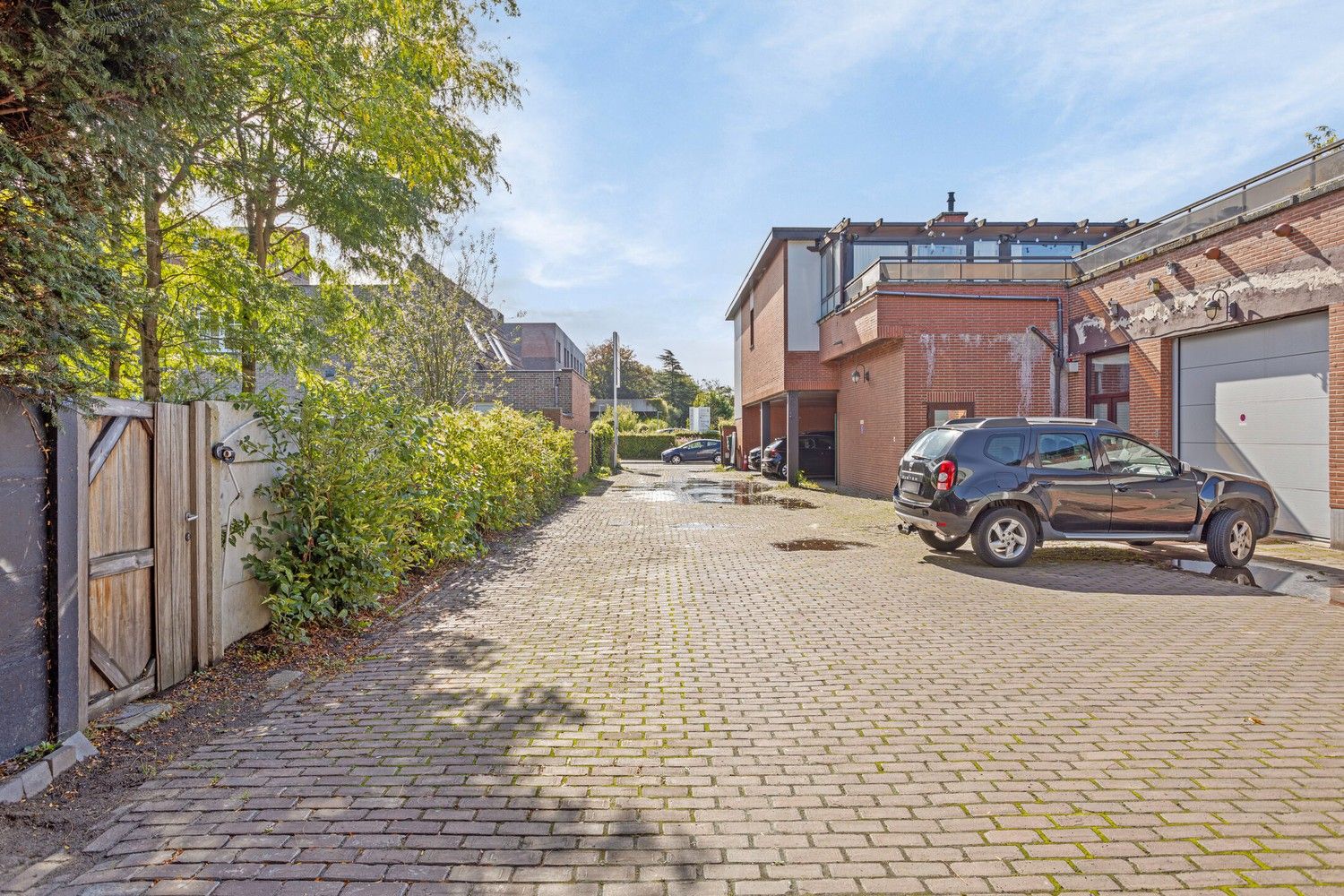 Ruime gezinswoning met achterliggend magazijn en garages te Mortsel foto 50