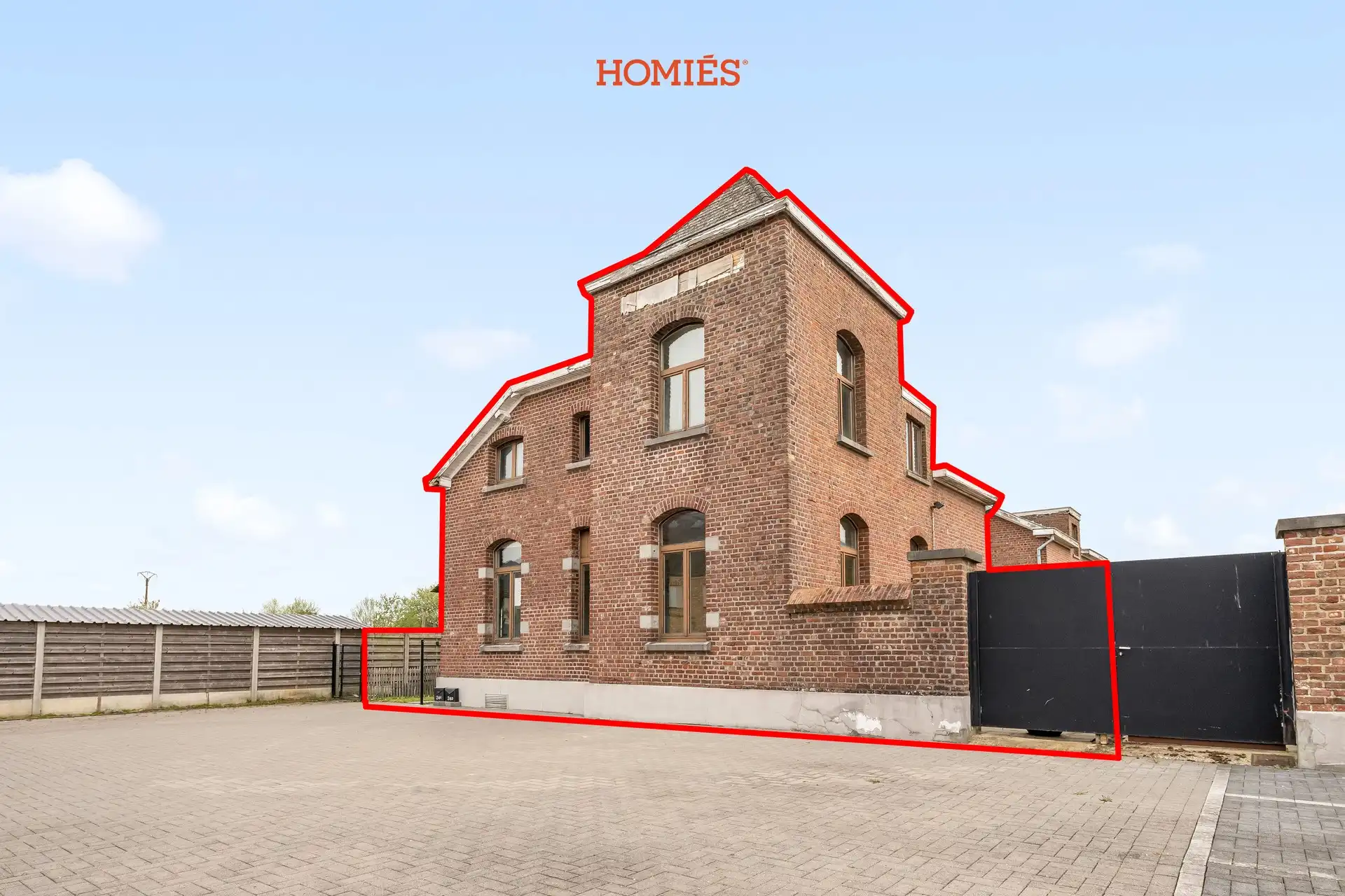 Karaktervol renovatieproject met potentieel foto 2