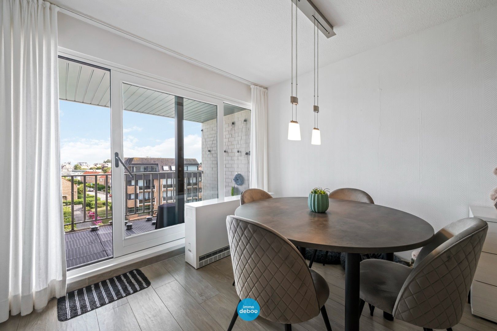 Instapklaar appartement met zonneterras en zijdelings zeezicht foto 5