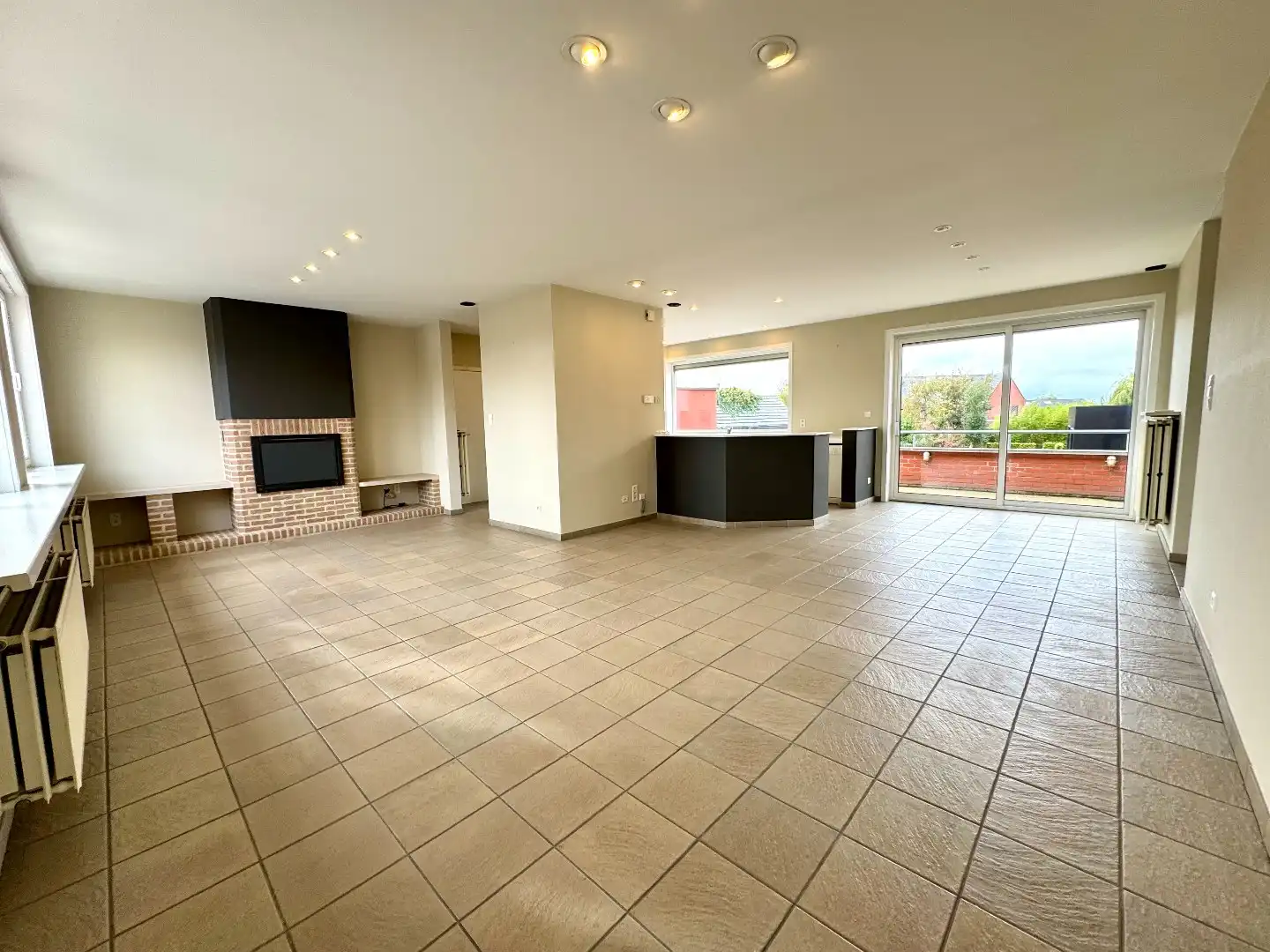 HANDELSRUIMTE + WOONST + VERHUURD APPARTEMENT foto 30