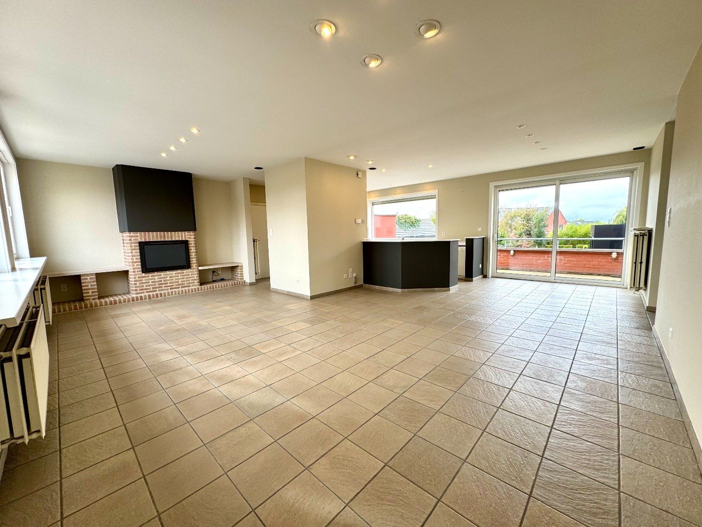 HANDELSRUIMTE + WOONST + VERHUURD APPARTEMENT foto 30