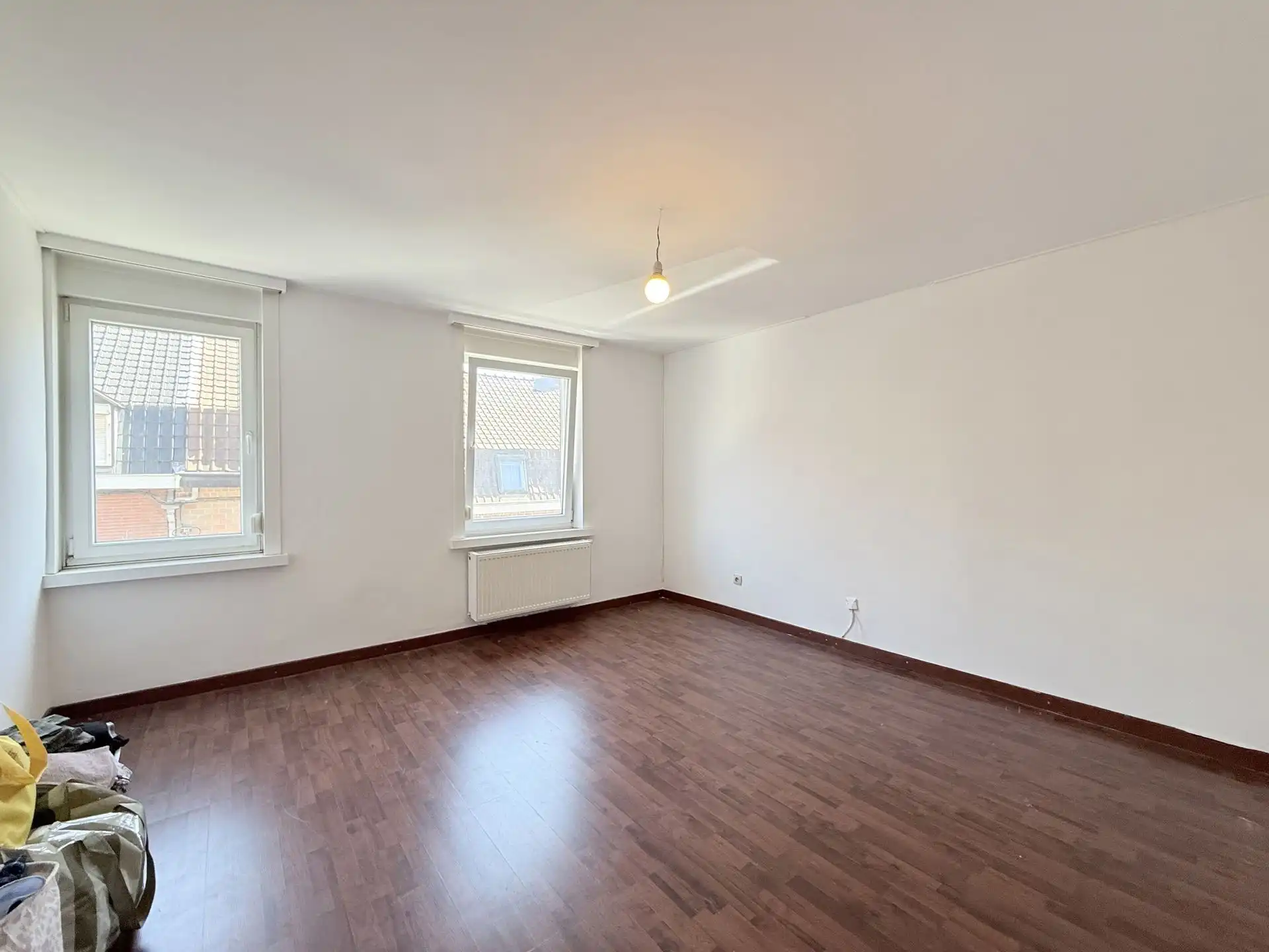 Leuke woning met 3 slk, oprit en tuin foto 7