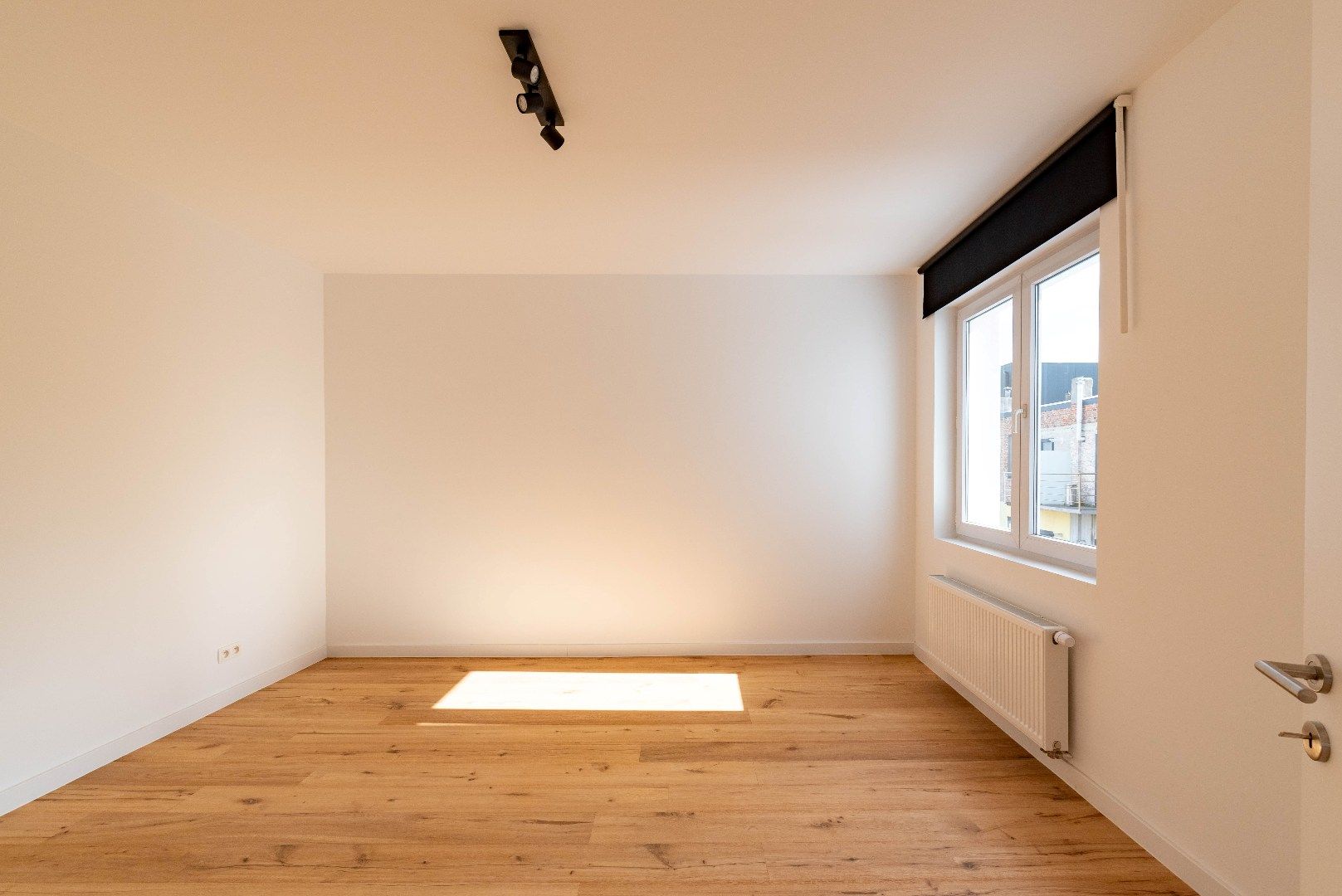 Lichtrijk en modern gerenoveerd appartement op toplocatie!  foto 9