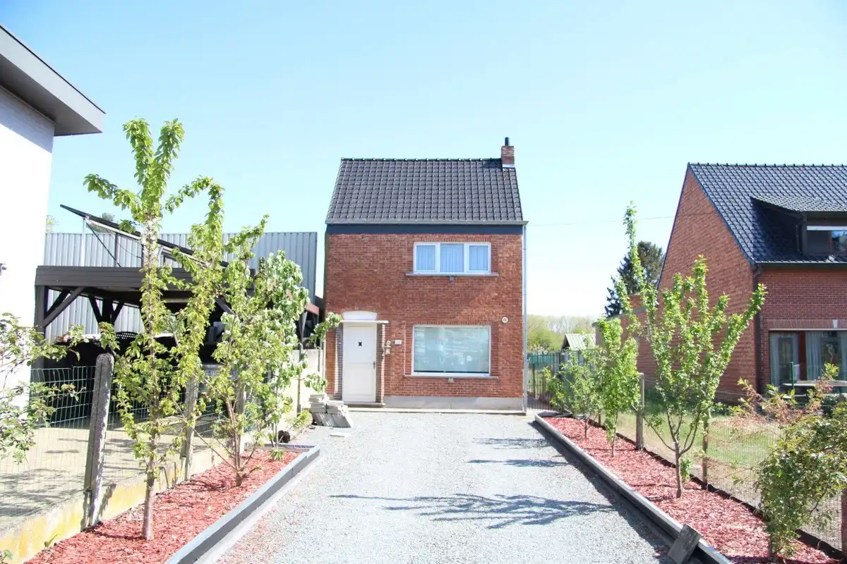 Woning met 2 slaapkamers, stalling en diepe tuin foto {{pictureIndex}}