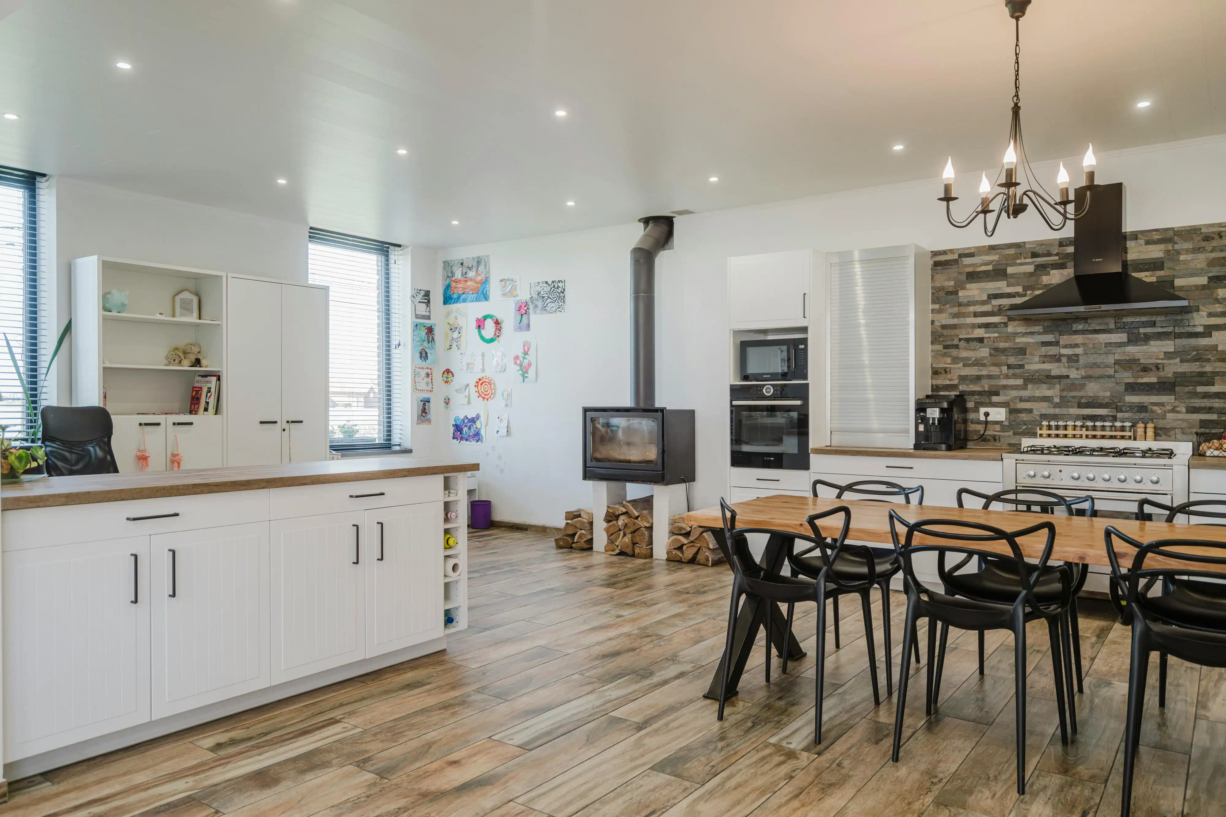 Karaktervolle hoeve met open zicht op de Kemmelberg en tal van mogelijkheden op 7.425 m² foto 19