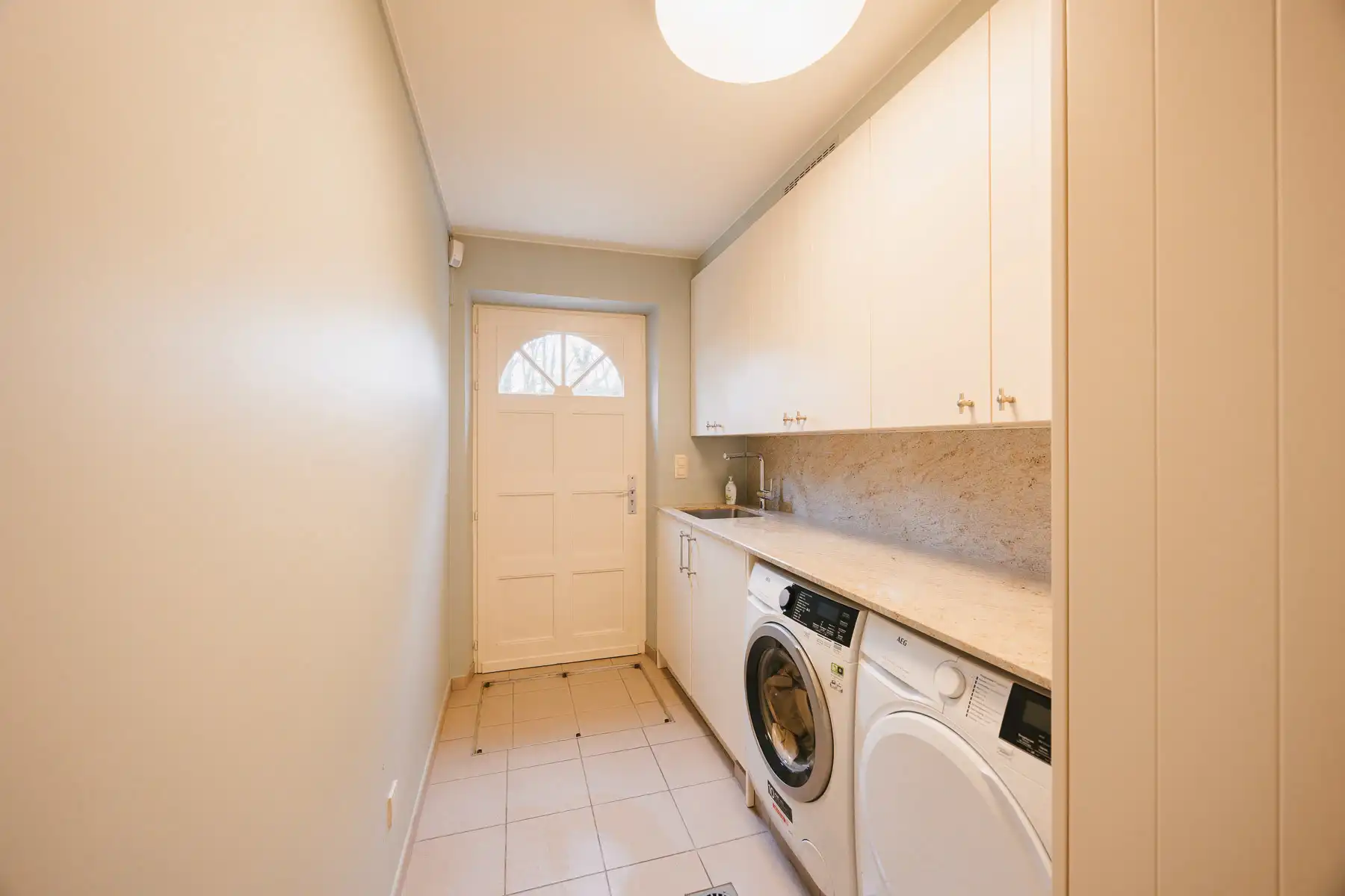 Prachtige villa op een toplocatie in het groen foto 15