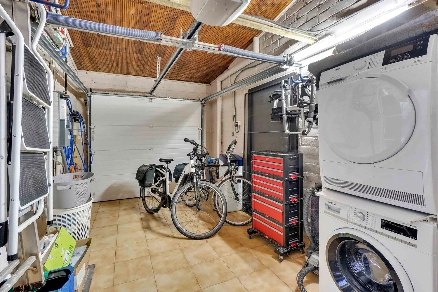 Degelijk gerenoveerde, rustig gelegen woning foto 19