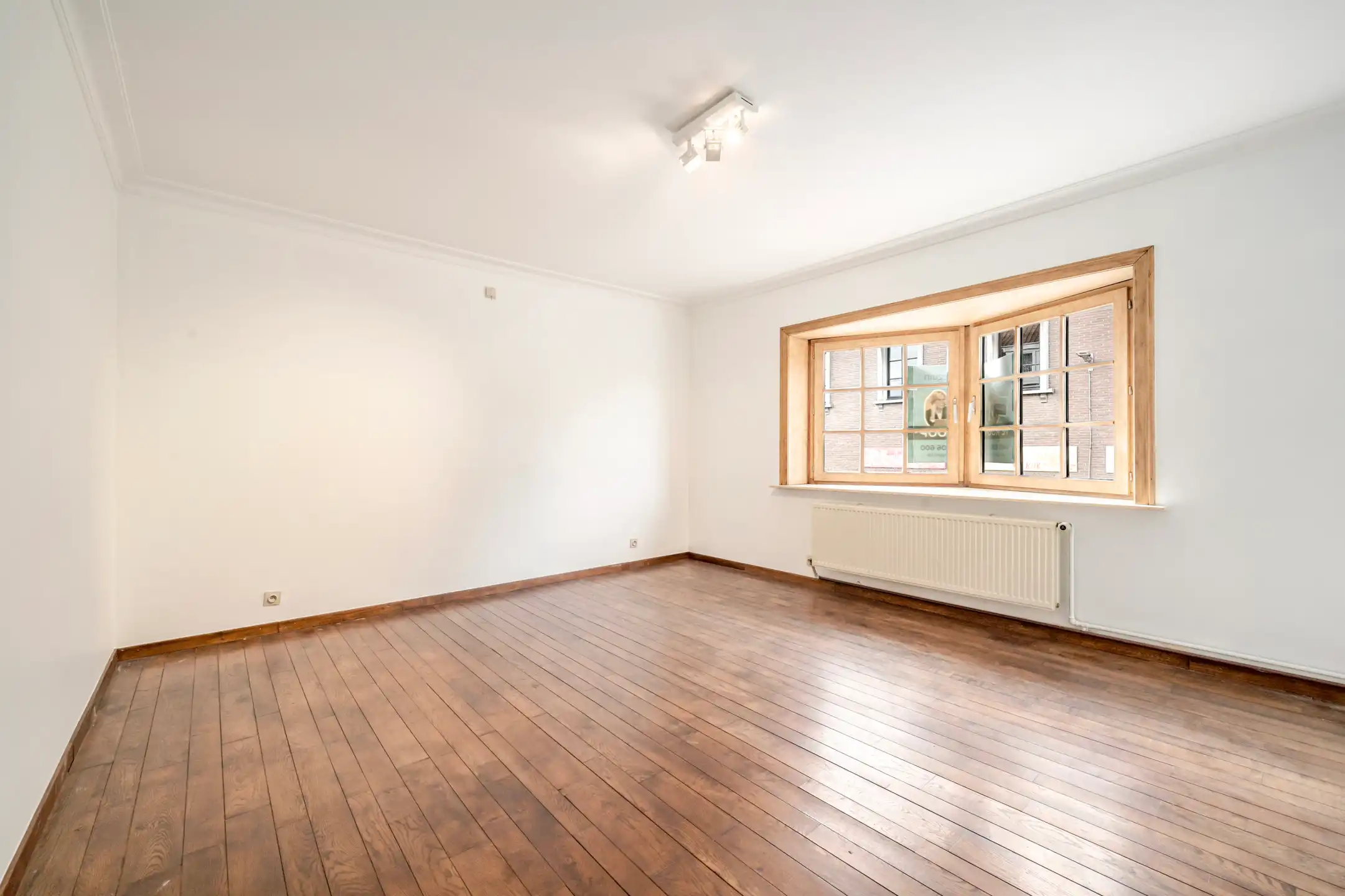 Charmante herenwoning met uitweg achteraan (3 garages).  foto 18