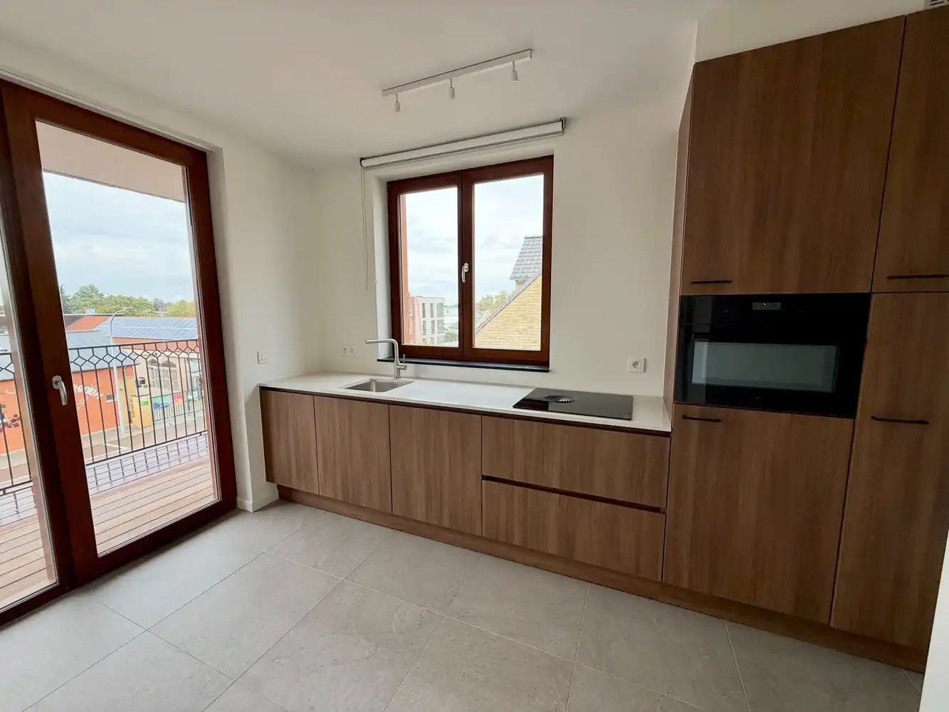 Nieuwbouwappartement met 2 slaapkamers en 2 autostaanplaatsen te huur in centrum Eke foto 3