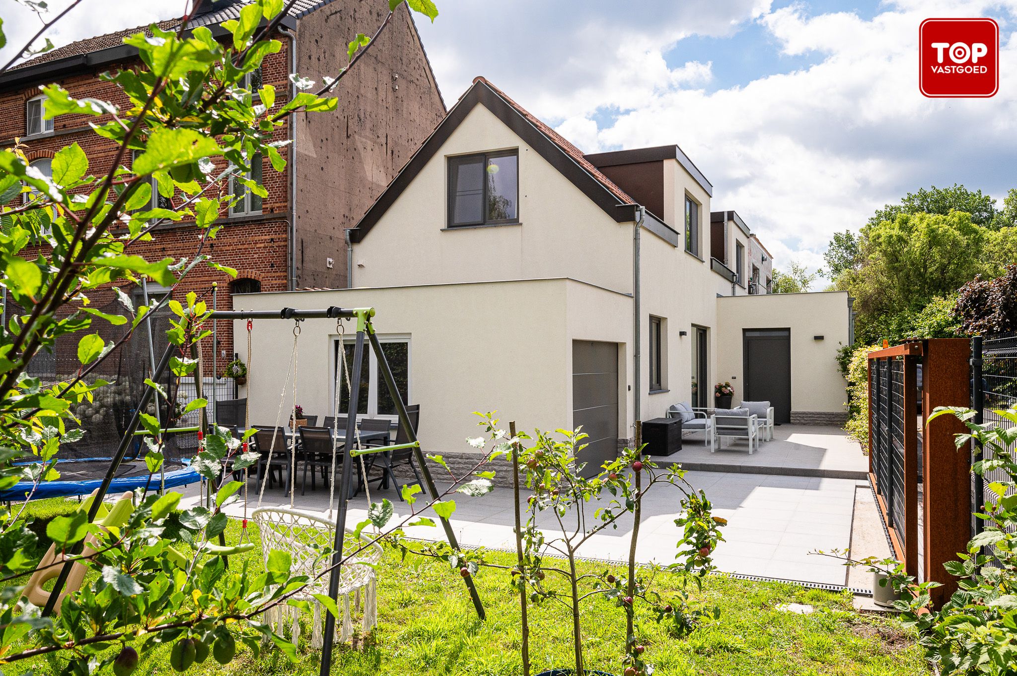 Totaal gerenoveerde woning met 4 slaapkamers, tuin en garage.  foto 26