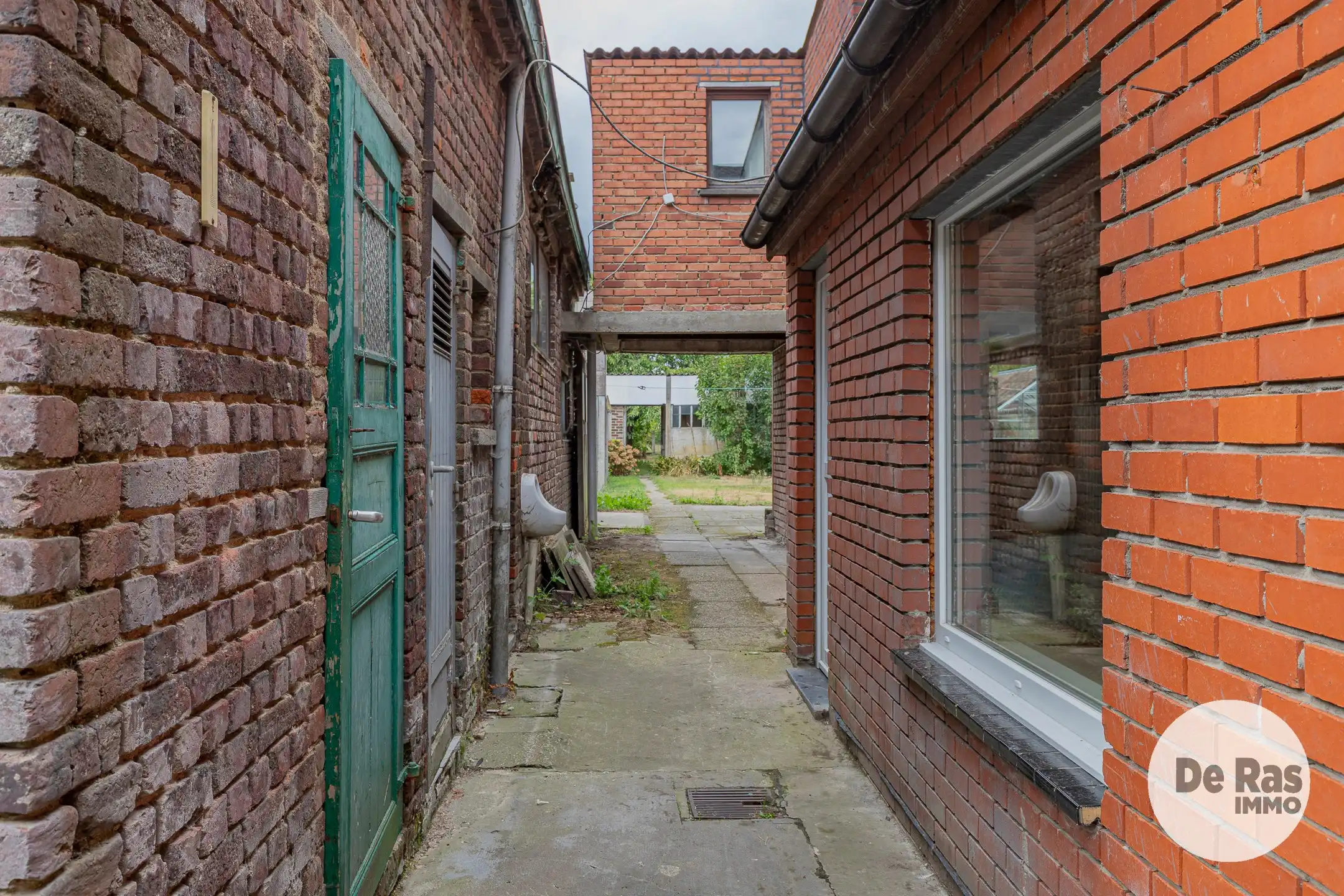 OOSTERZELE - Te renoveren woning met tal van mogelijkheden foto 28