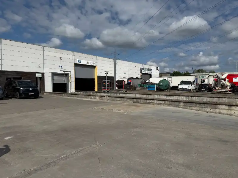 Magazijn te huur foto 7