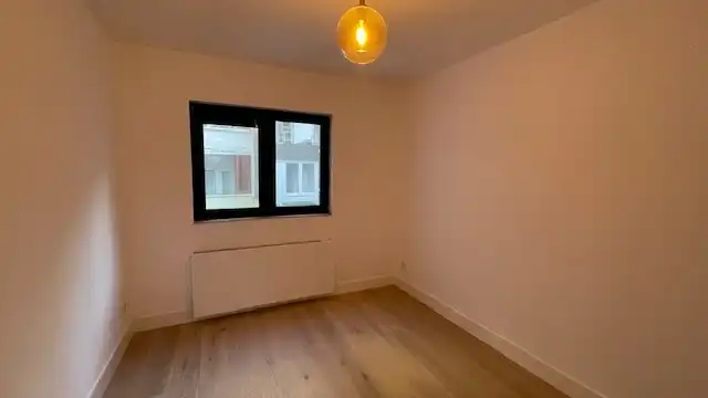 Mooi gerenoveerd, goed gelegen appartement met terras en 2 slaapkamers in Oostende foto 16