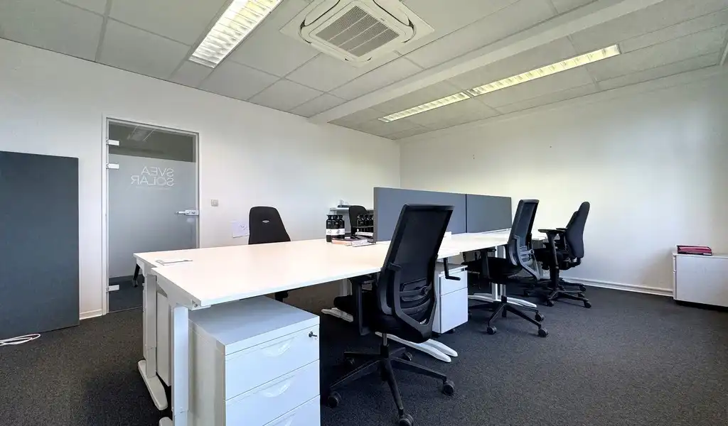 Full-service kantoor in BluePoint Business Center foto 18