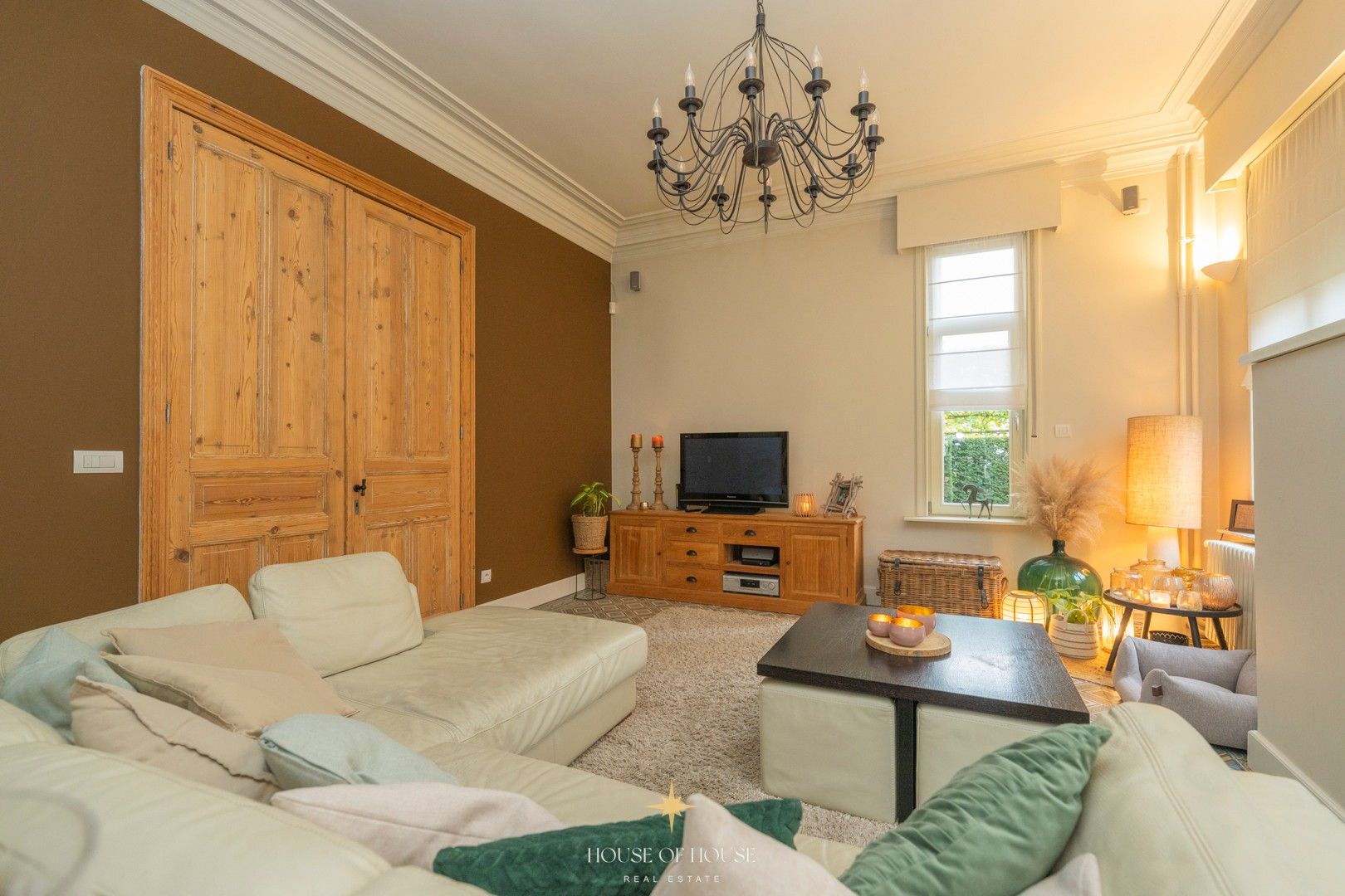 Sfeervolle pastoriewoning met uitzonderlijk potentieel zonder renovatieverplichting foto 8