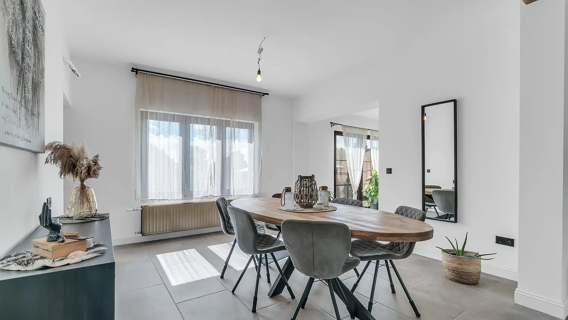 Rustig gelegen energiezuinige woning met 3 slaapkamers op een perceel van 6a foto 6