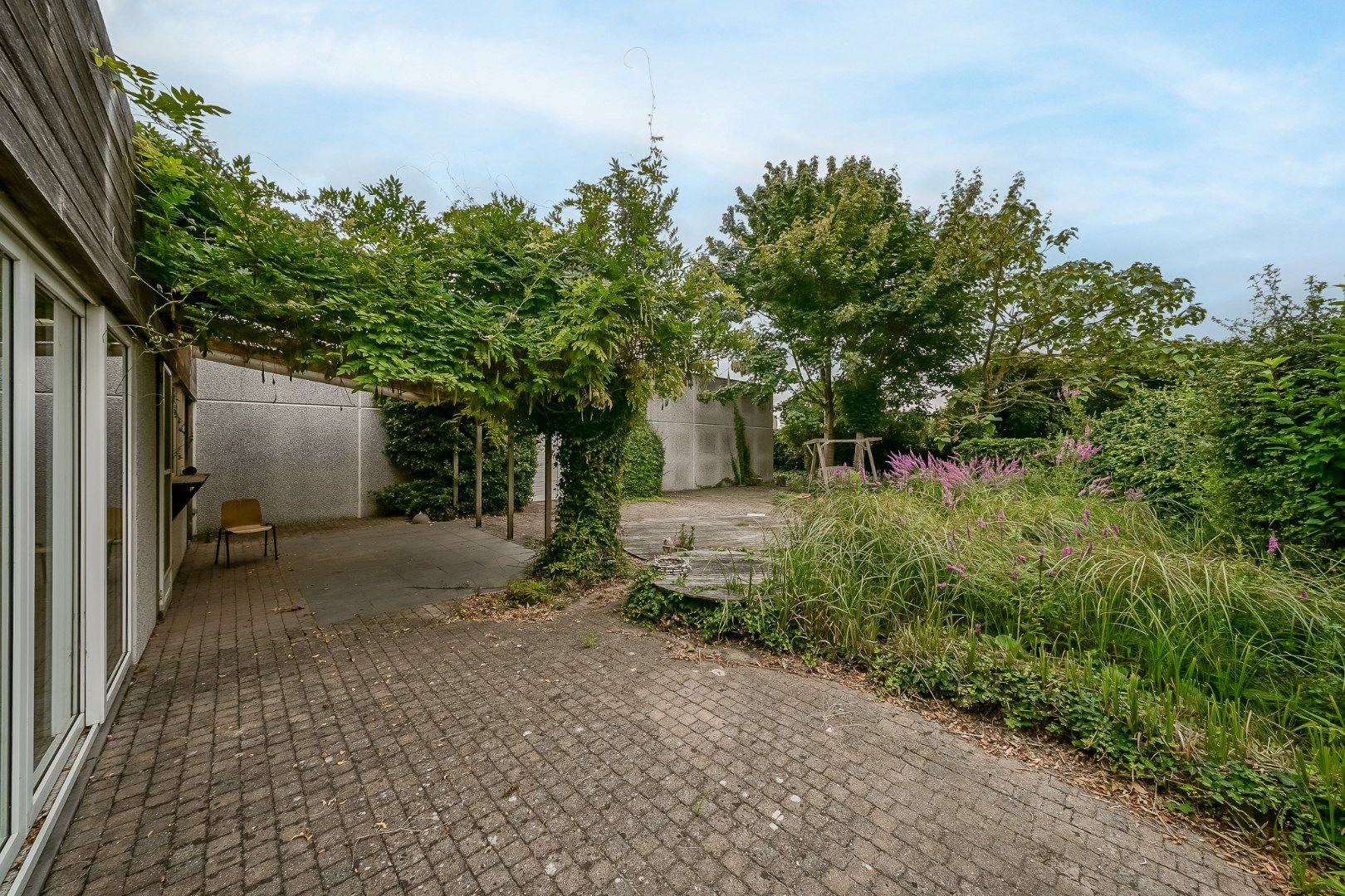 Winkelruimte met magazijn en woonst te Oostende foto 32