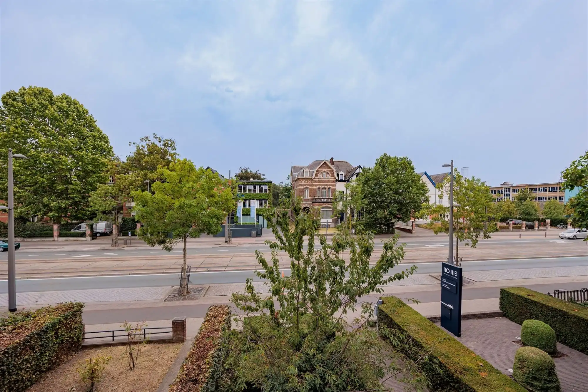 Ruime woning met veelzijdige praktijkruimtes foto 24