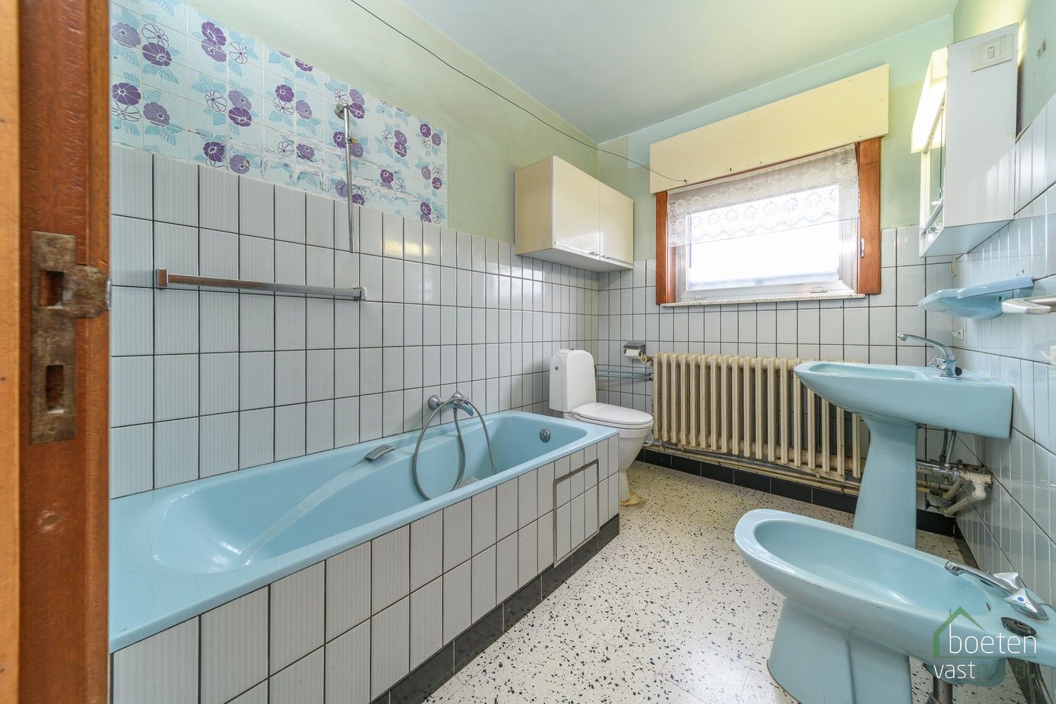 Steenkerke: Prachtig gelegen landhuis langs de Lo-vaart tussen Veurne en Alveringem op 38a 90ca grondopp. foto 11