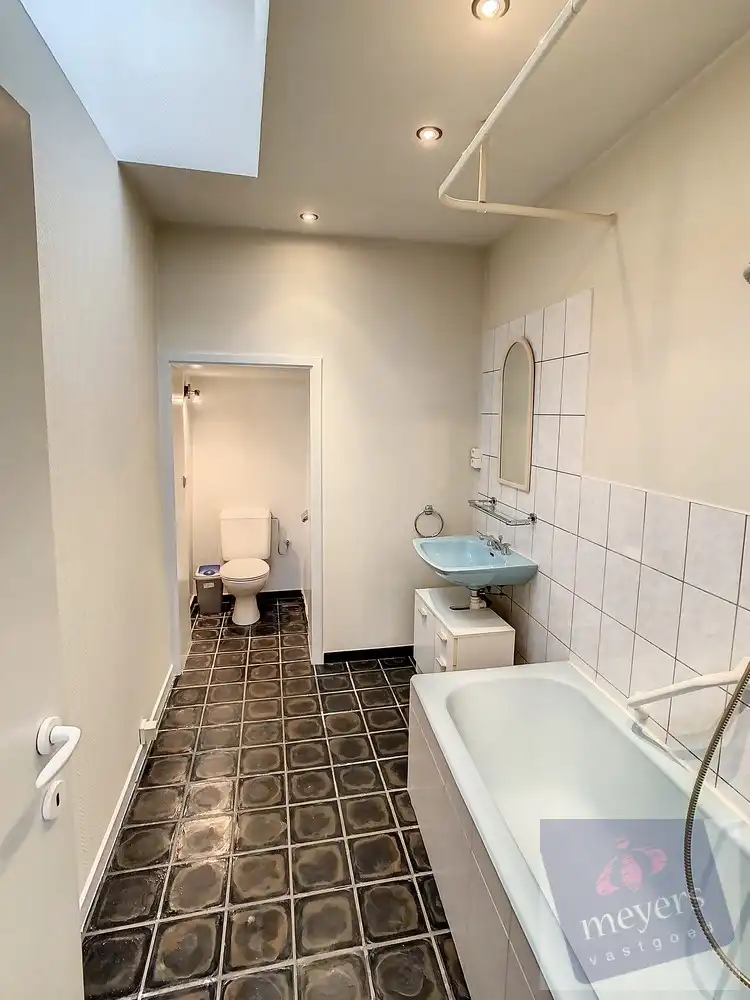 Karaktervolle woning met combinatie wonen/werken op centrale ligging in Sint-Truiden foto 7