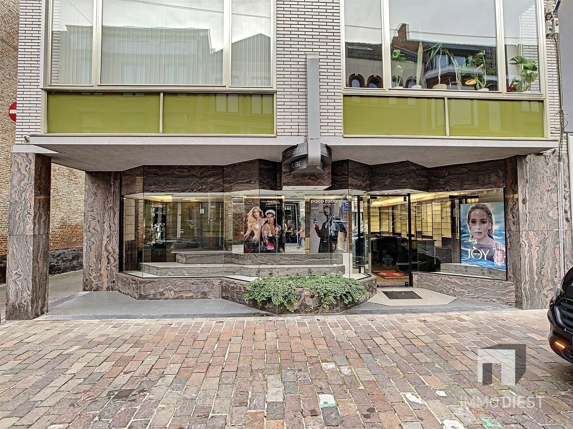 Gelijkvloerse handelsruimte in centrum Diest te koop. foto 2