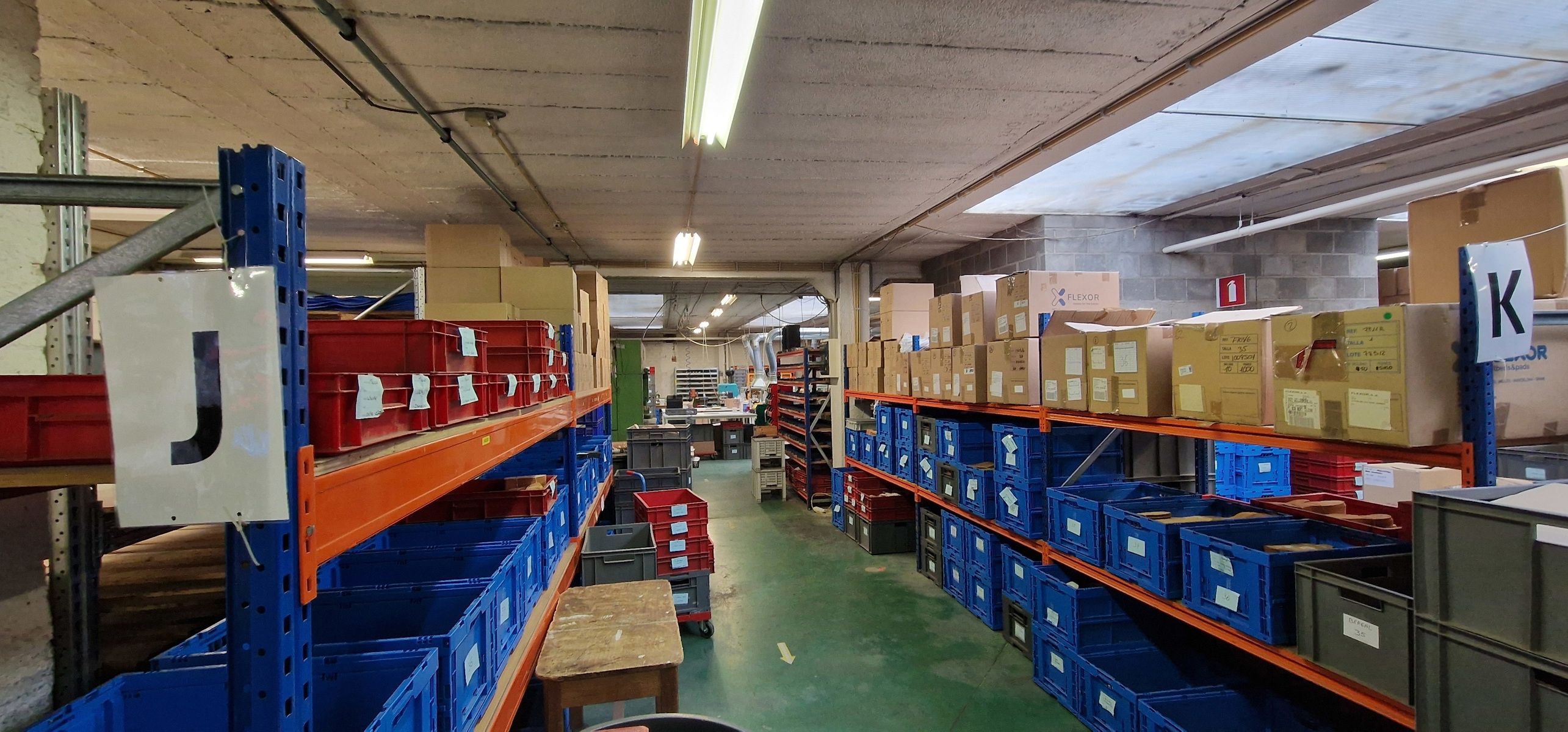 Grote magazijnruimte/atelier met kantoor te koop in Deurne  foto 67