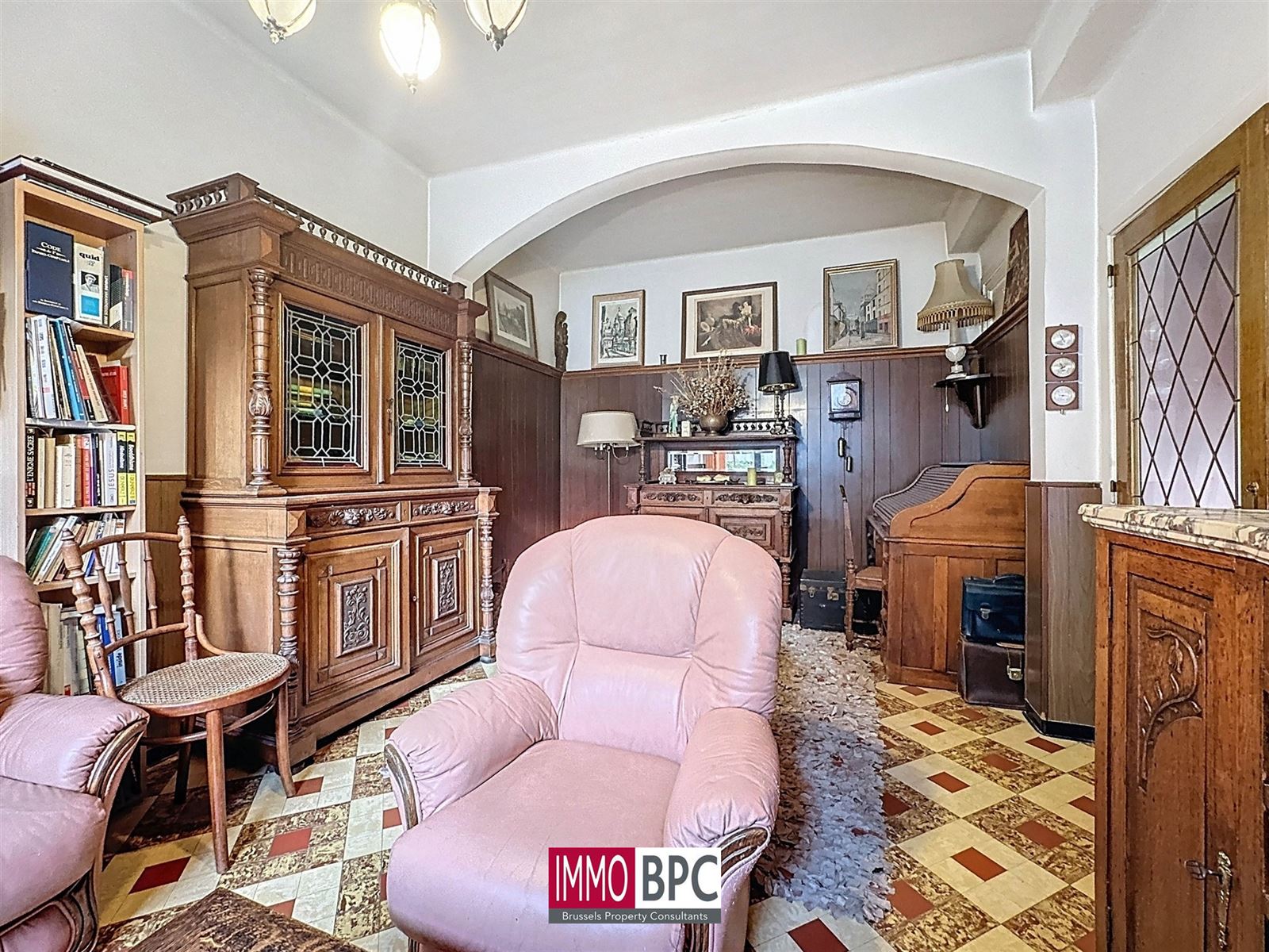 Kleine charmante achterwoning met tuin en dubbele garage te renoveren  foto 6