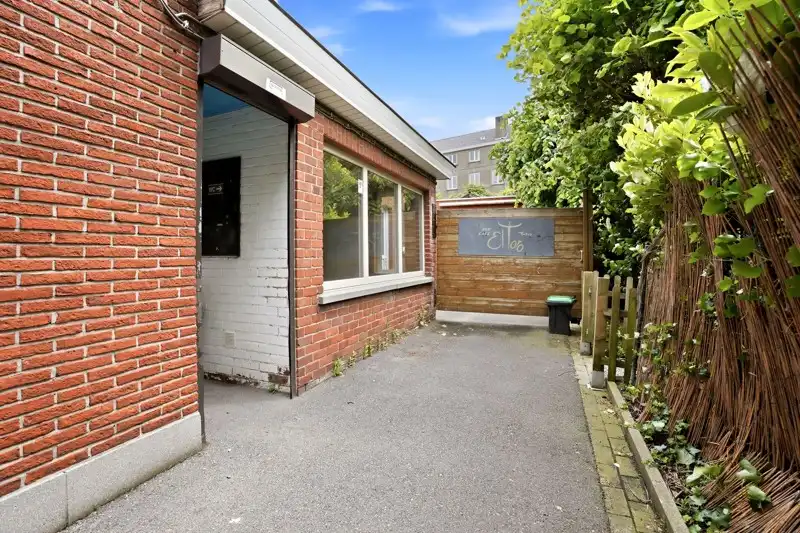 Commercieel pand met woonst en feestzaal op zichtbare locatie te Tielt 🏠 foto 11