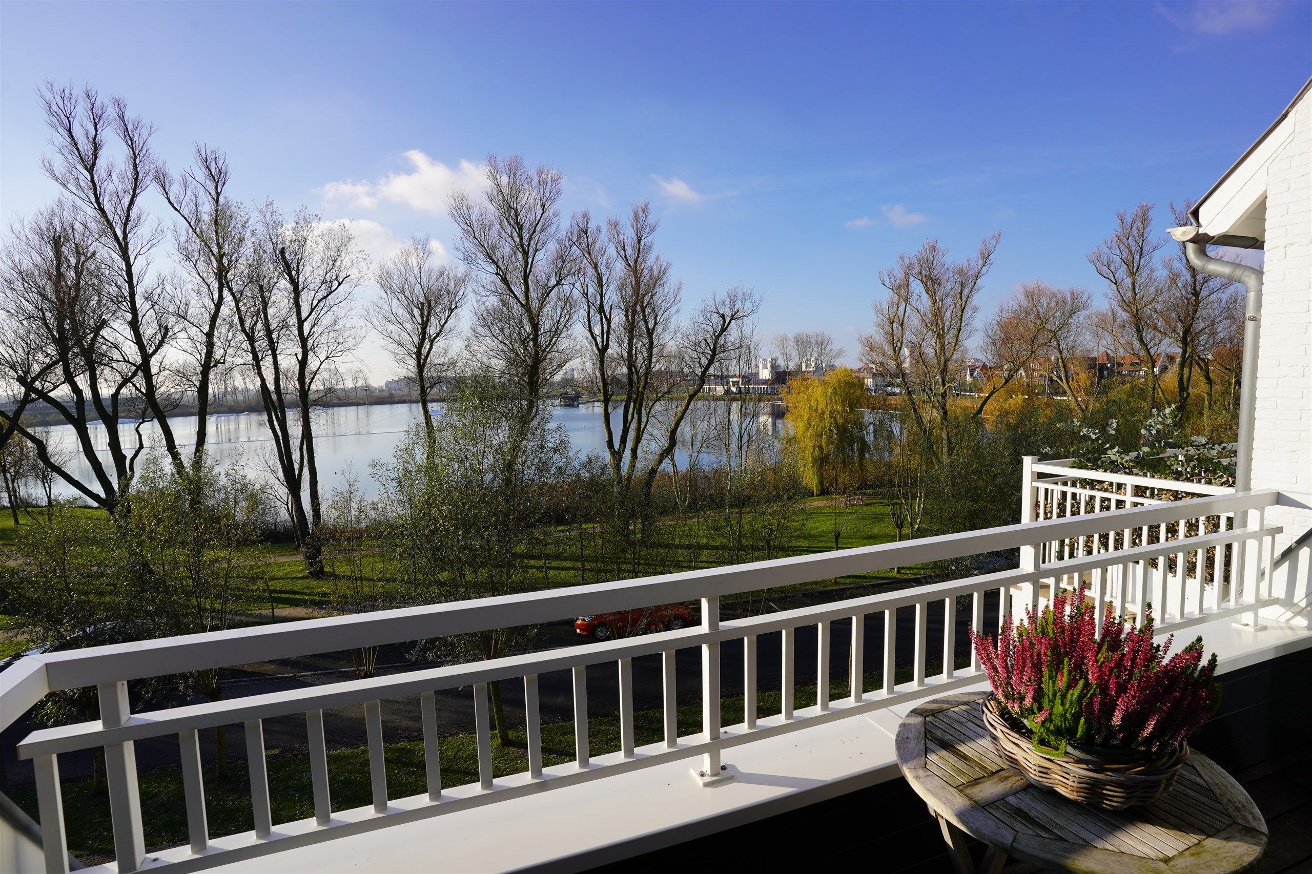 FIRST SALE weekend 13 & 14 dec - 20 & 21 dec (11u - 17u) foto 2