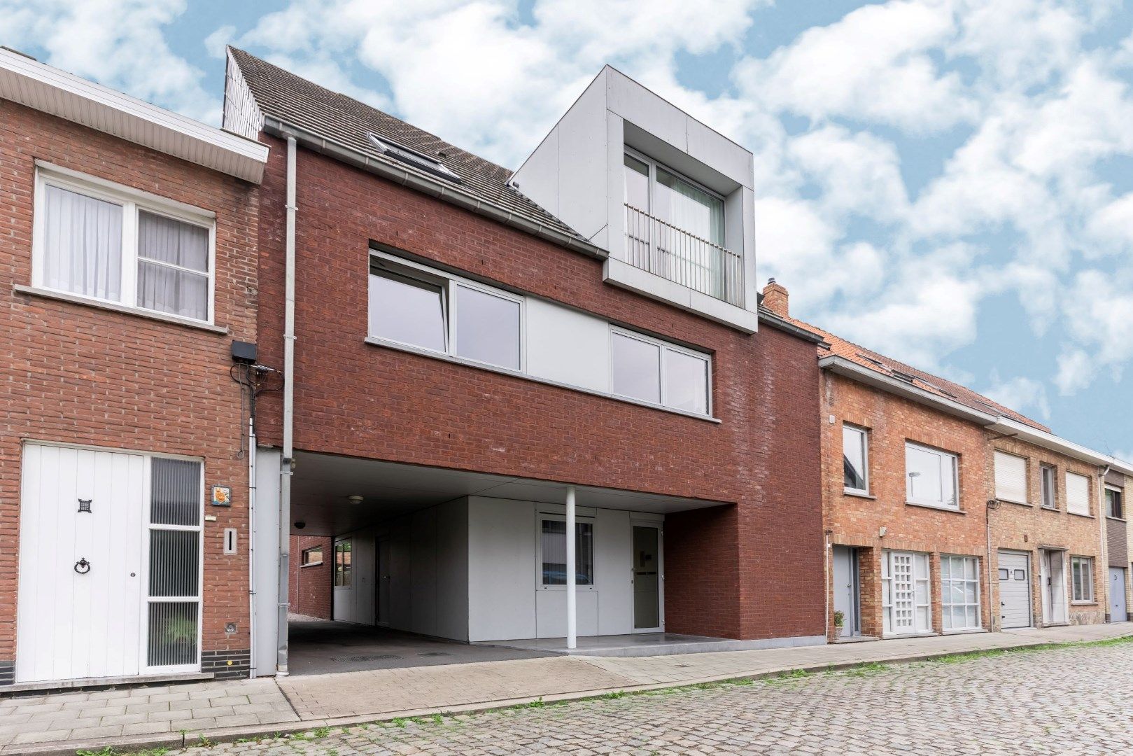 Gezellig en recent appartement op centrale ligging te Varsenare foto {{pictureIndex}}