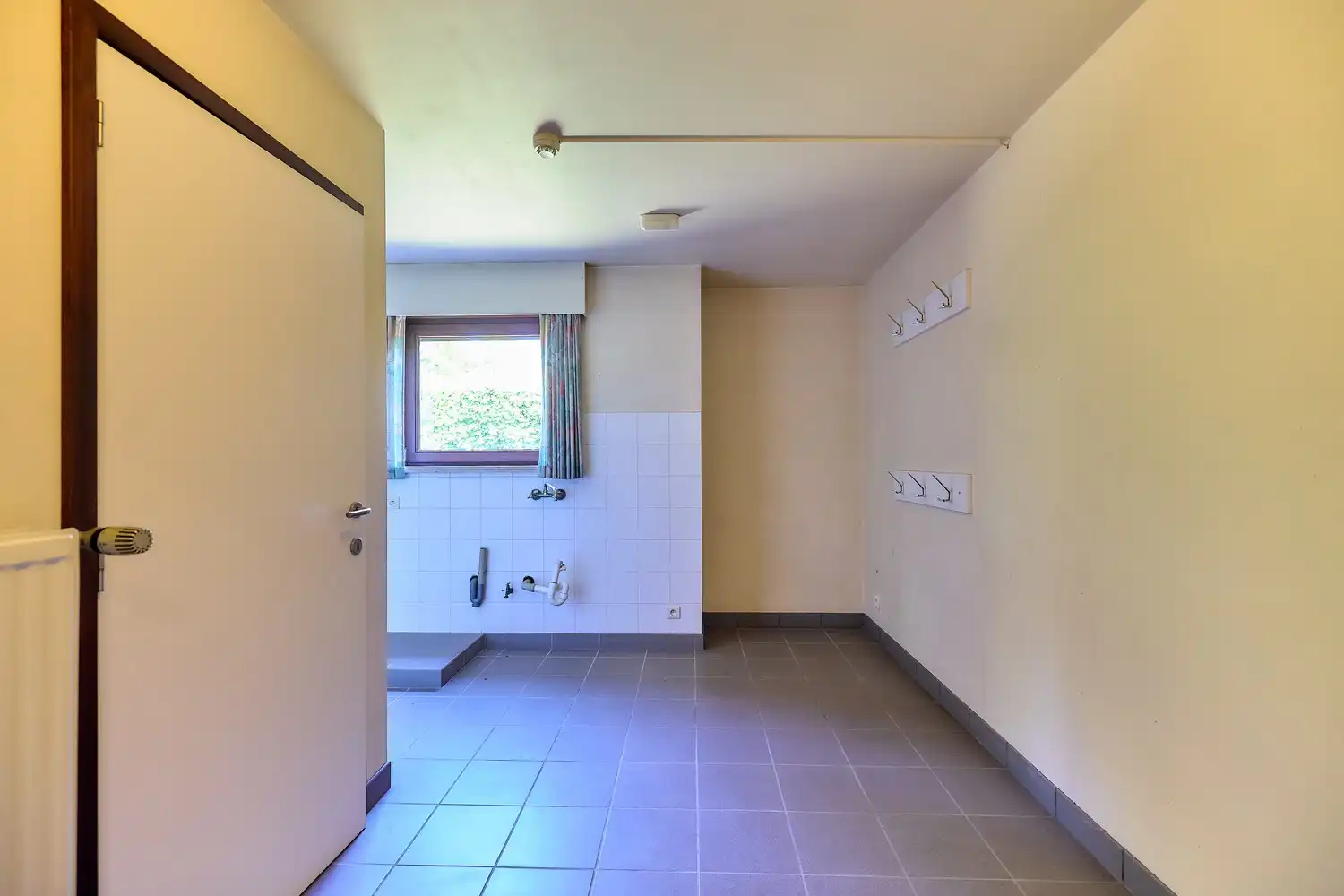 Ruime en degelijk gebouwde villa op groen perceel van 1318m² met zicht op de velden foto 23