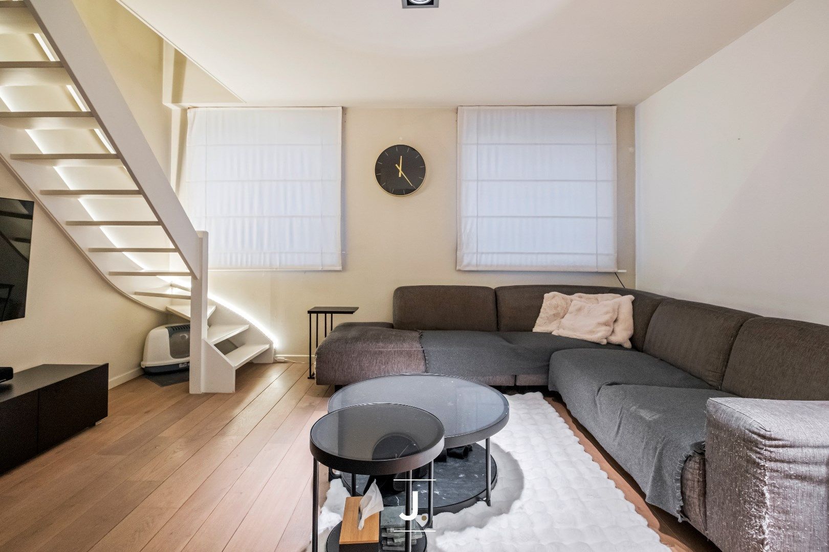 Charmante instapklare burgerwoning op de markt van Heule: een perfecte starterswoning of investering! foto 10