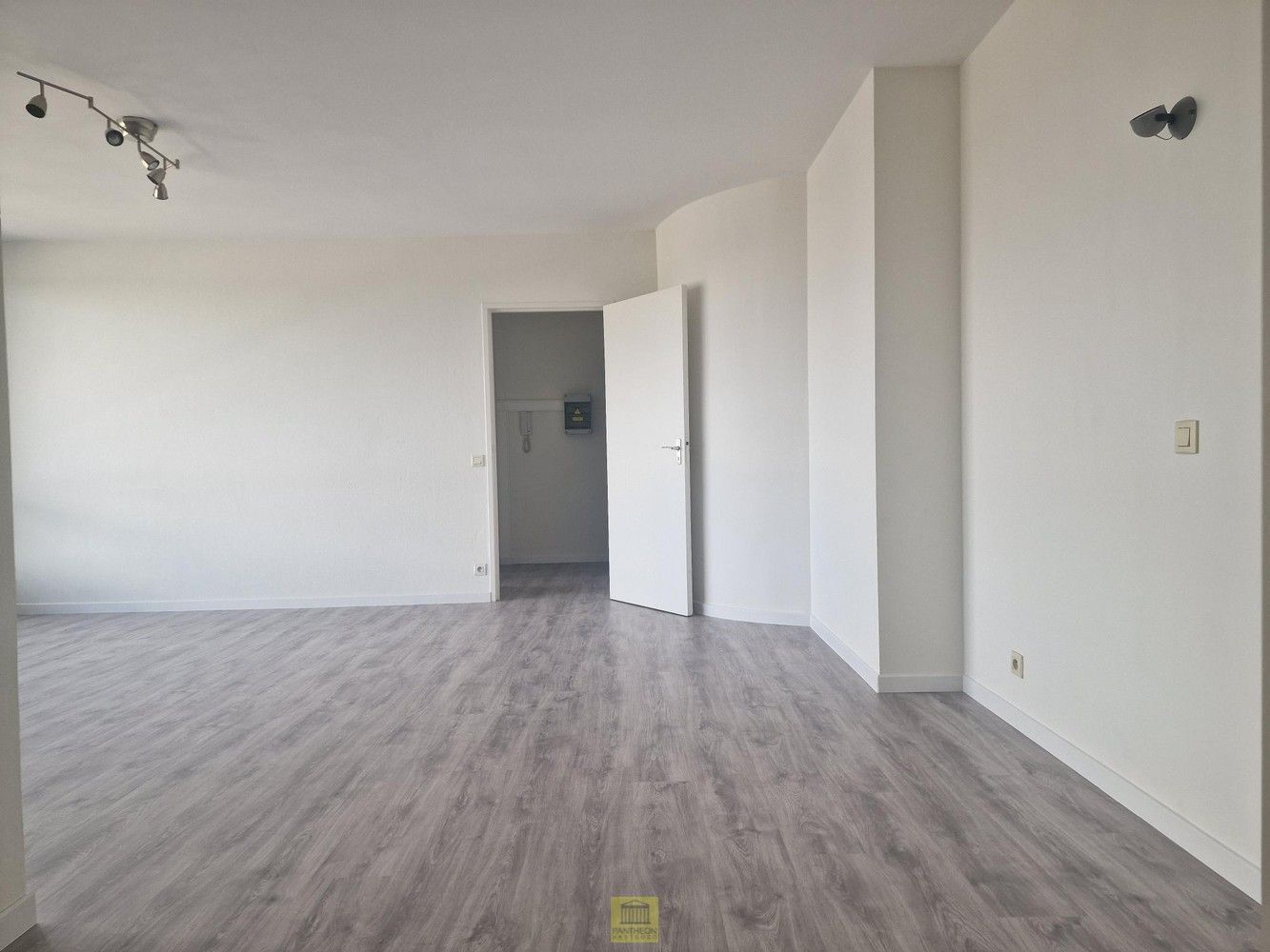 Instapklaar appartement te huur in Aalst – lichtrijk en rustig gelegen foto 8