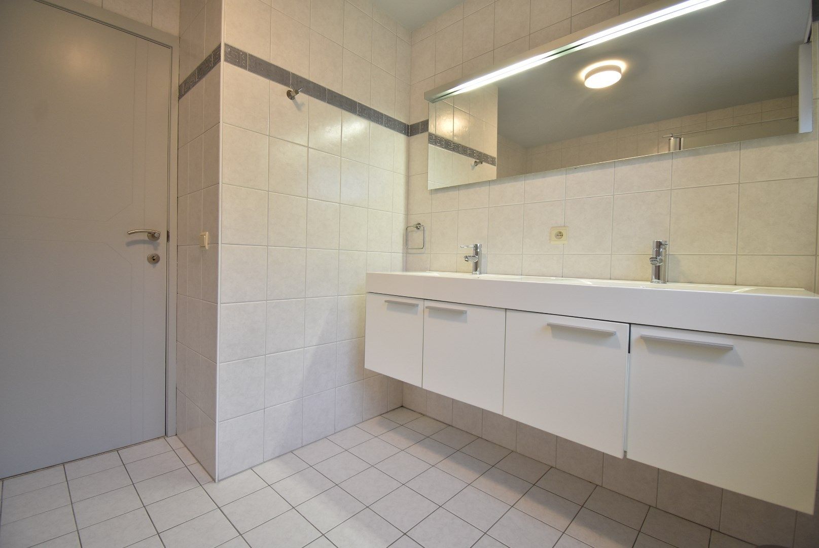 Ruim en degelijk appartement met twee slaapkamers, garage en kelderberging foto 23