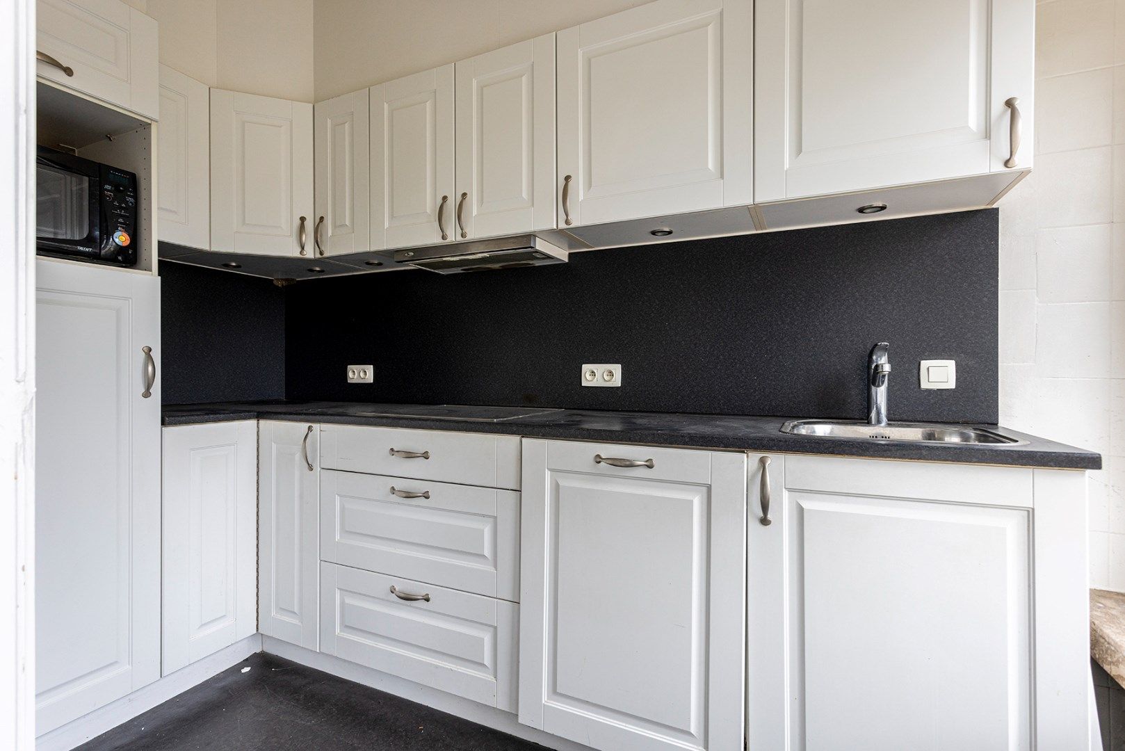 Appartement (2v) met 2 slaapkamers in een klein gebouw! foto 6