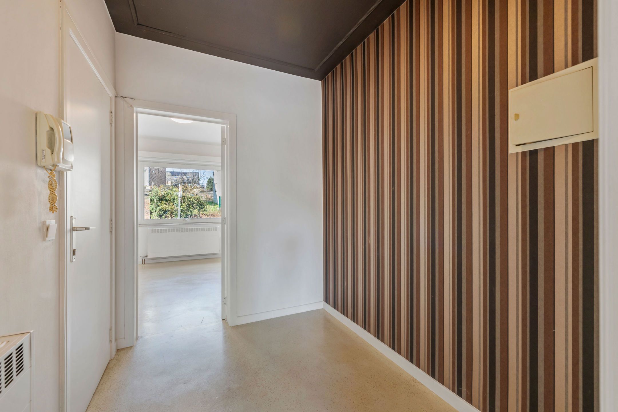 Rustig gelegen gelijkvloersappartement met parkeerplaats foto 11