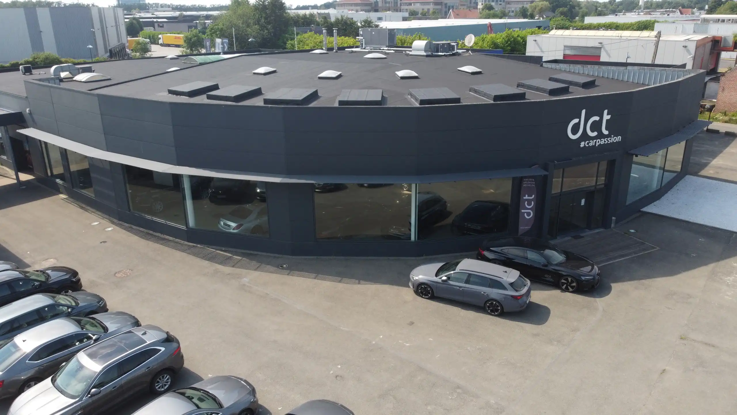 Showroom met werkplaats op toplocatie te Mechelen foto {{pictureIndex}}