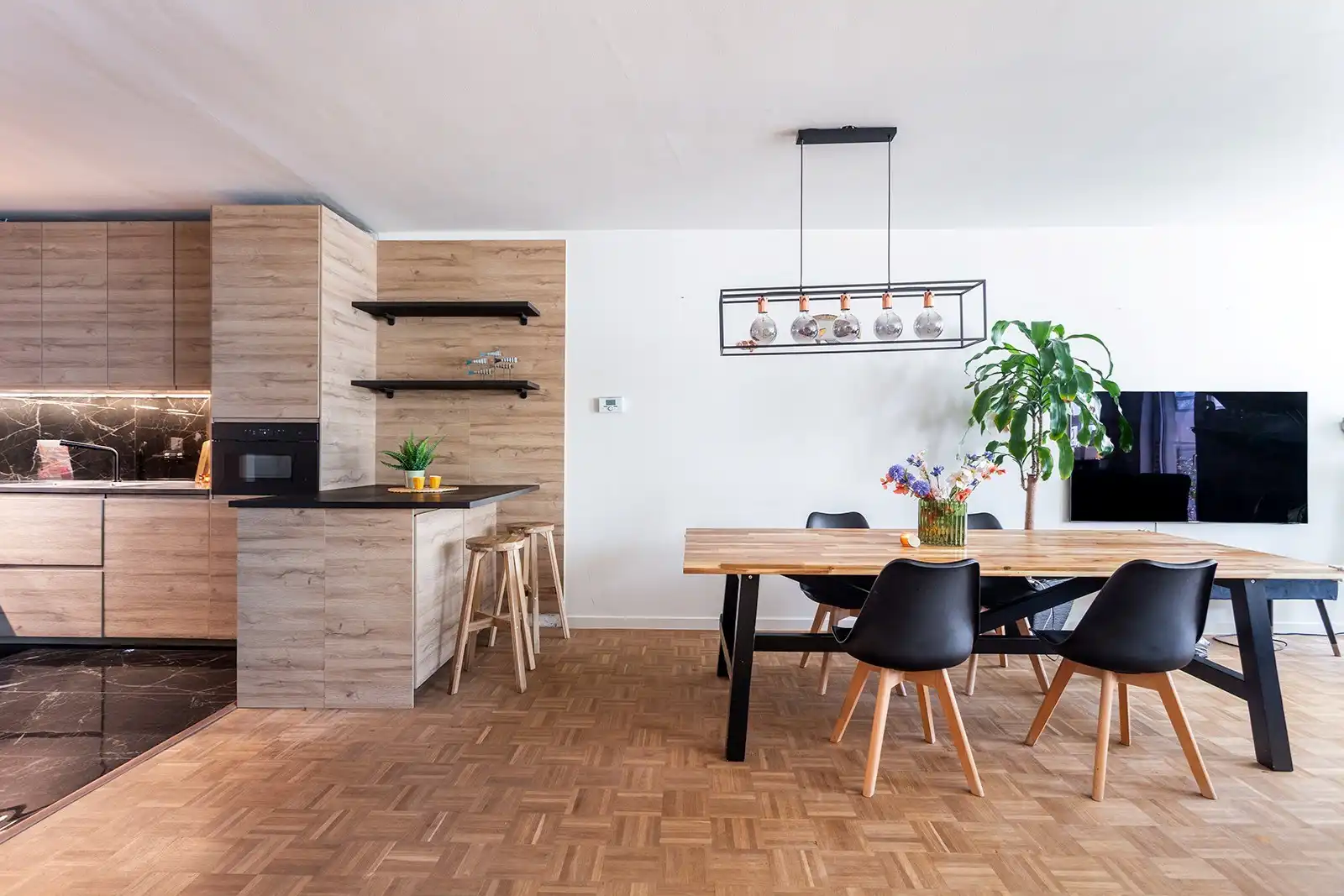 Instapklaar 3 slpk appartement met terras in hartje Stad foto 7