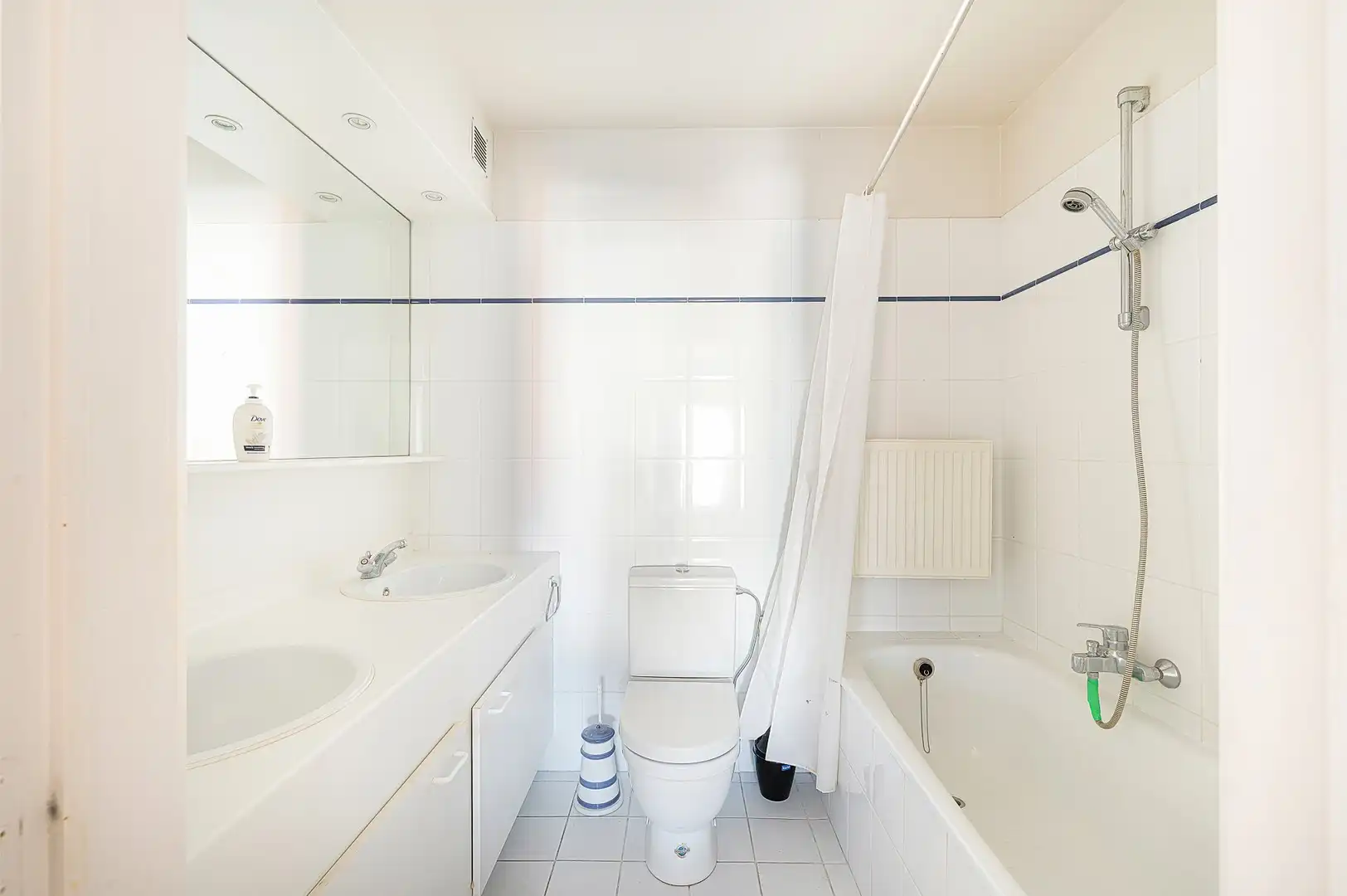 Lichtrijk appartement op enkele stappen van de Dumortierlaan. foto 17