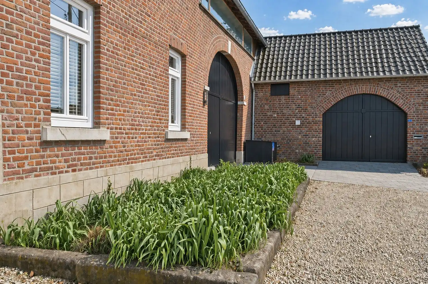 Prachtig gerenoveerde hoeve uniek gelegen in het glooiende landschap van Grote-Spouwen foto 3
